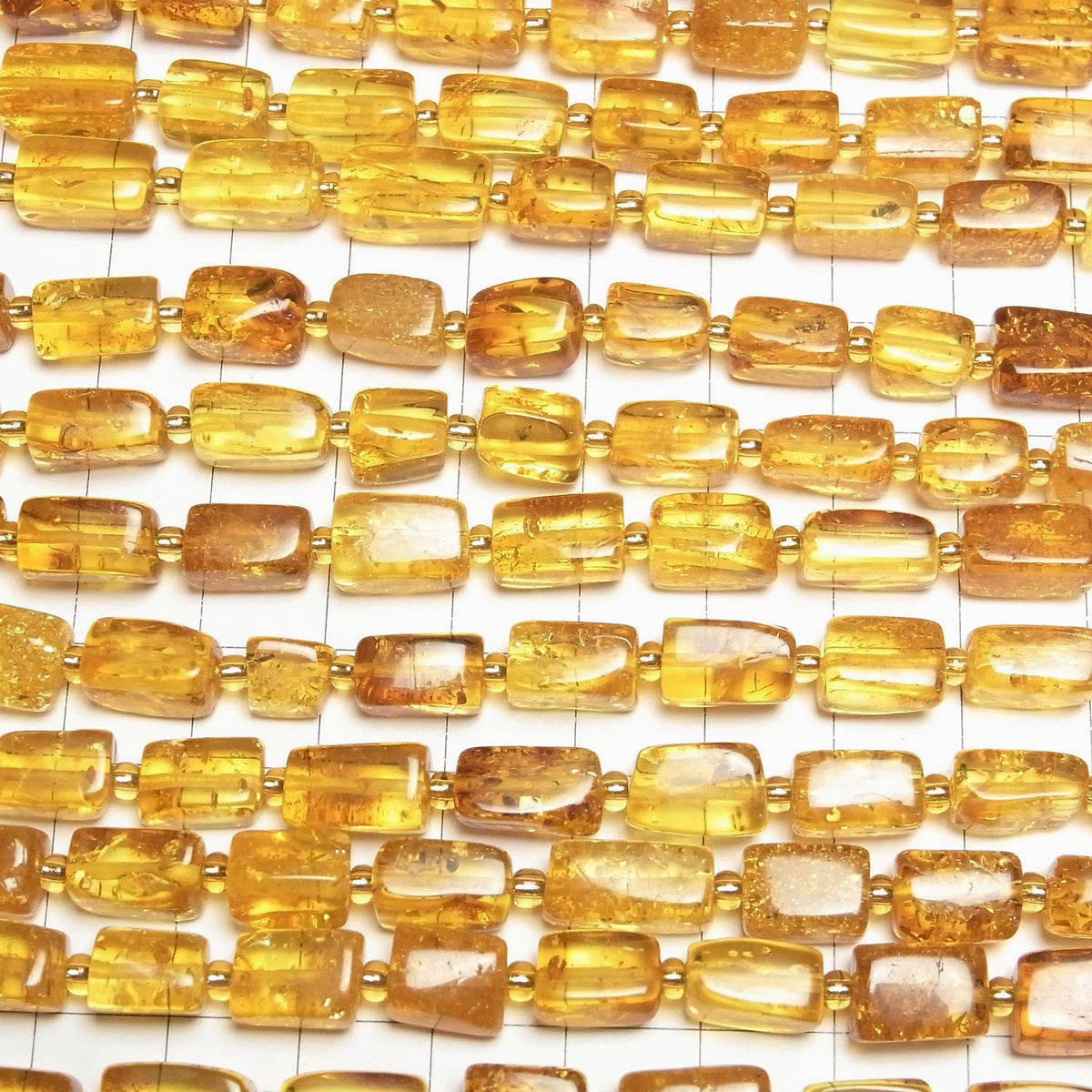 Perles en ambre de la Baltique carrées (environ 36 cm)