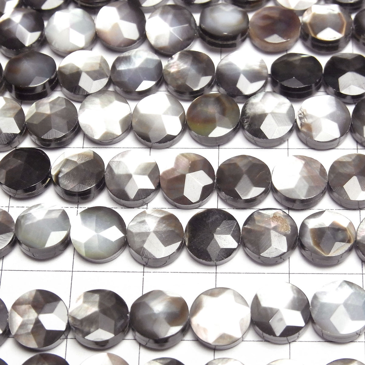 高品質黑蝶貝刻面錢幣珠(星紋)8x8mm 半串或一串(約15英吋/38公分)