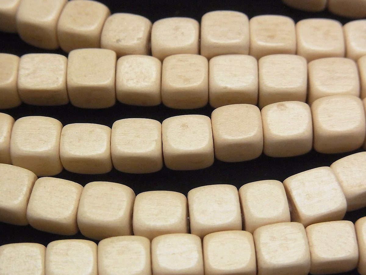 1 fil 3,79 $ ! Perles Cubes en Bois Blanc 6x6x6mm 1 fil (env. 38cm)