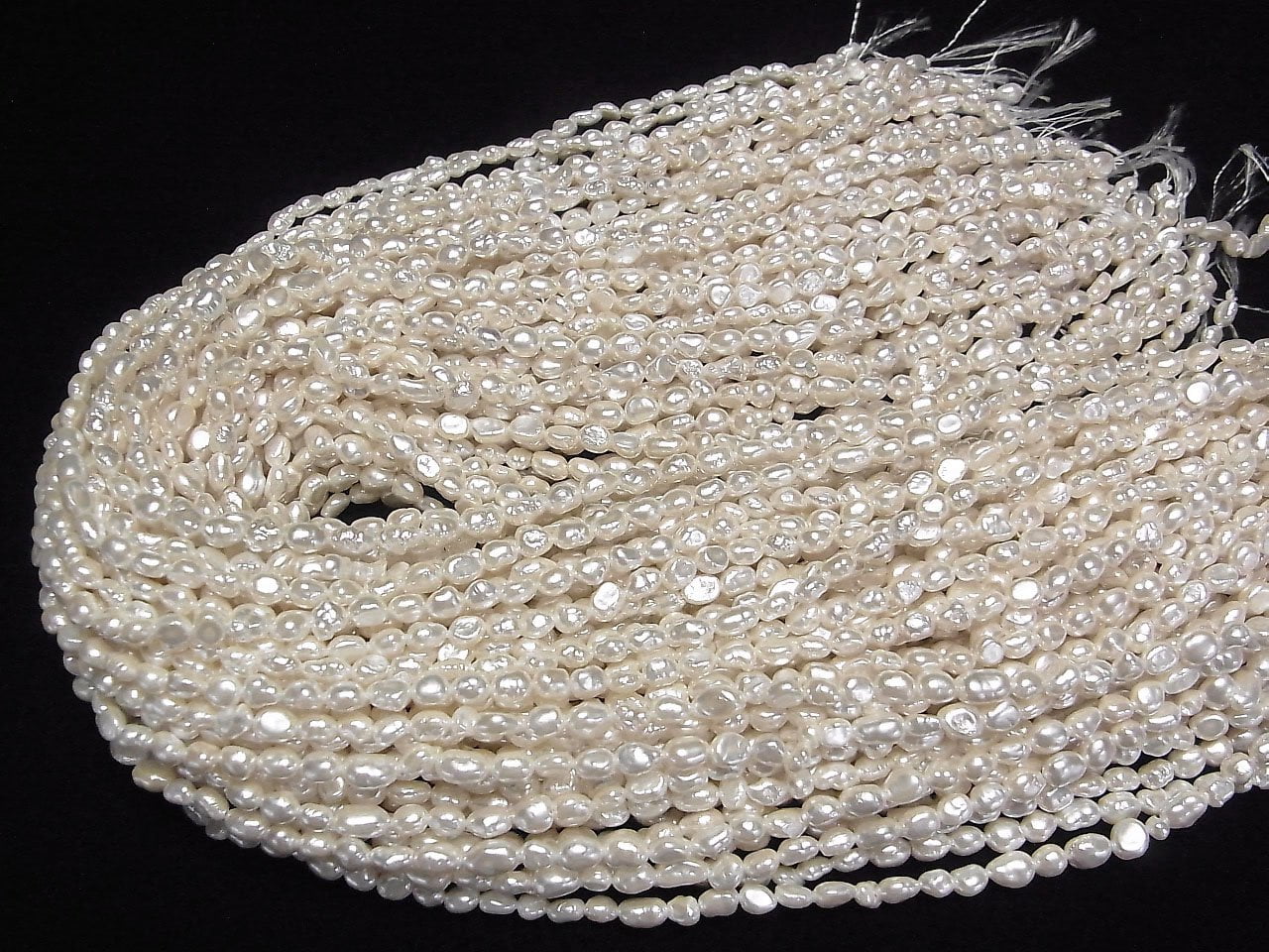 Fresh Water Pearl AA White Baroque 4-6mm Pearl Coated 1strand beads (approx. 15 inches/38 cm)