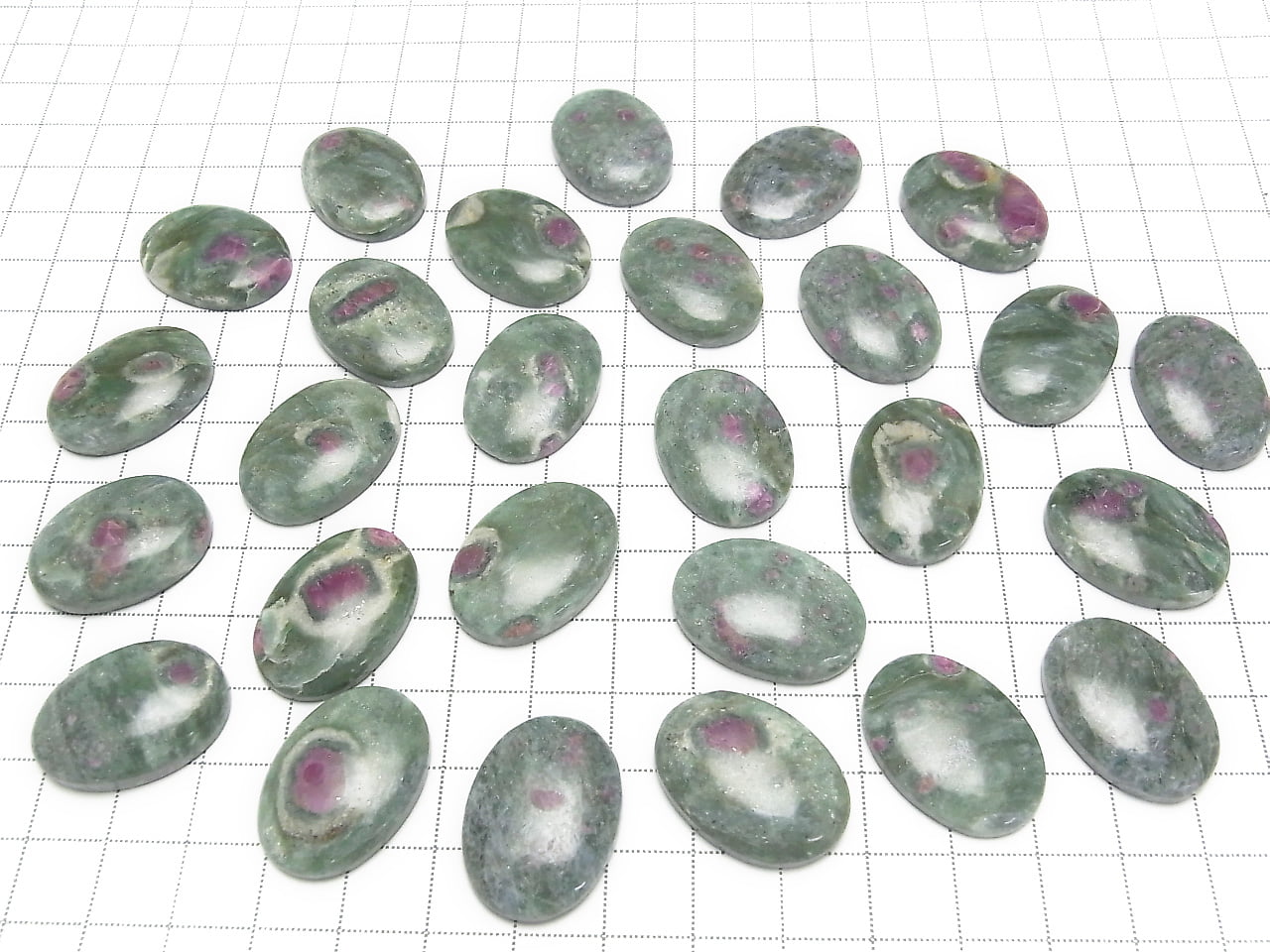 Rubin in Fuchsit Oval Cabochon 25x18mm 1Stück