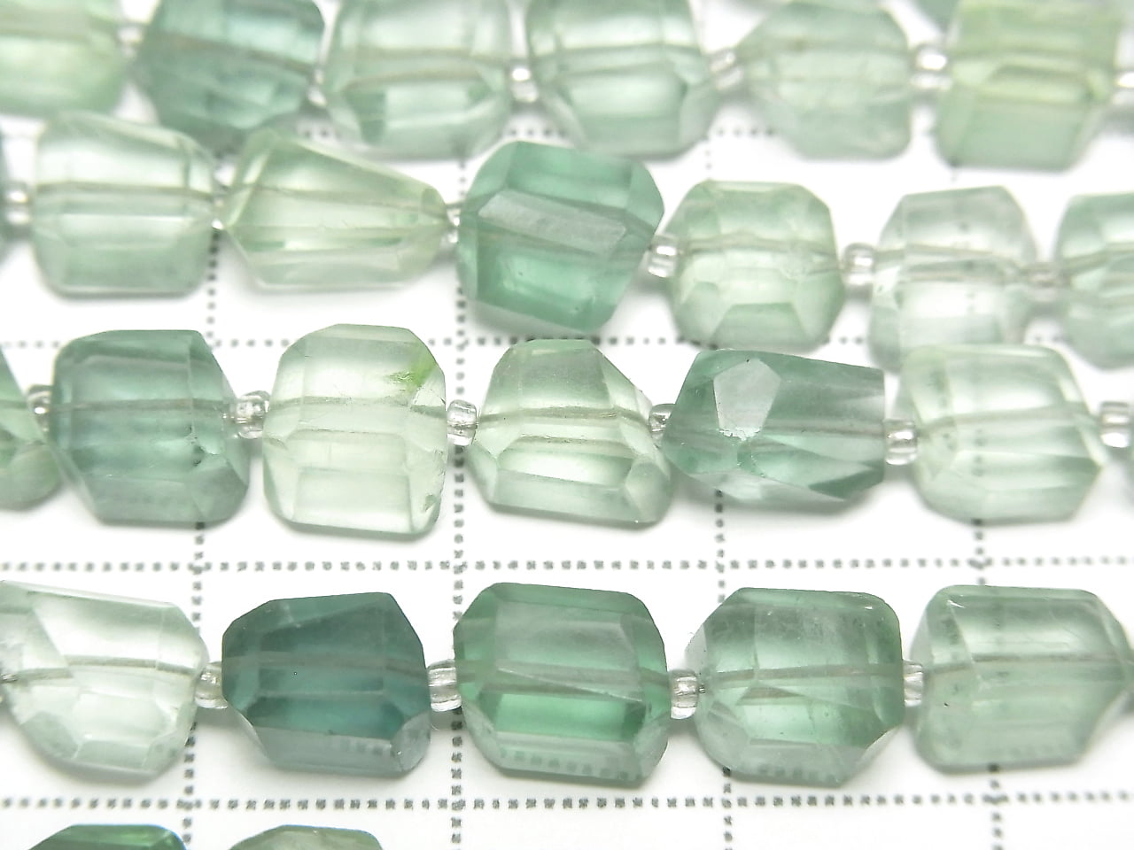 Grüner Fluorit AAA- Facettierter Nugget 1Strang Perlen (ca. 5Zoll/13cm)