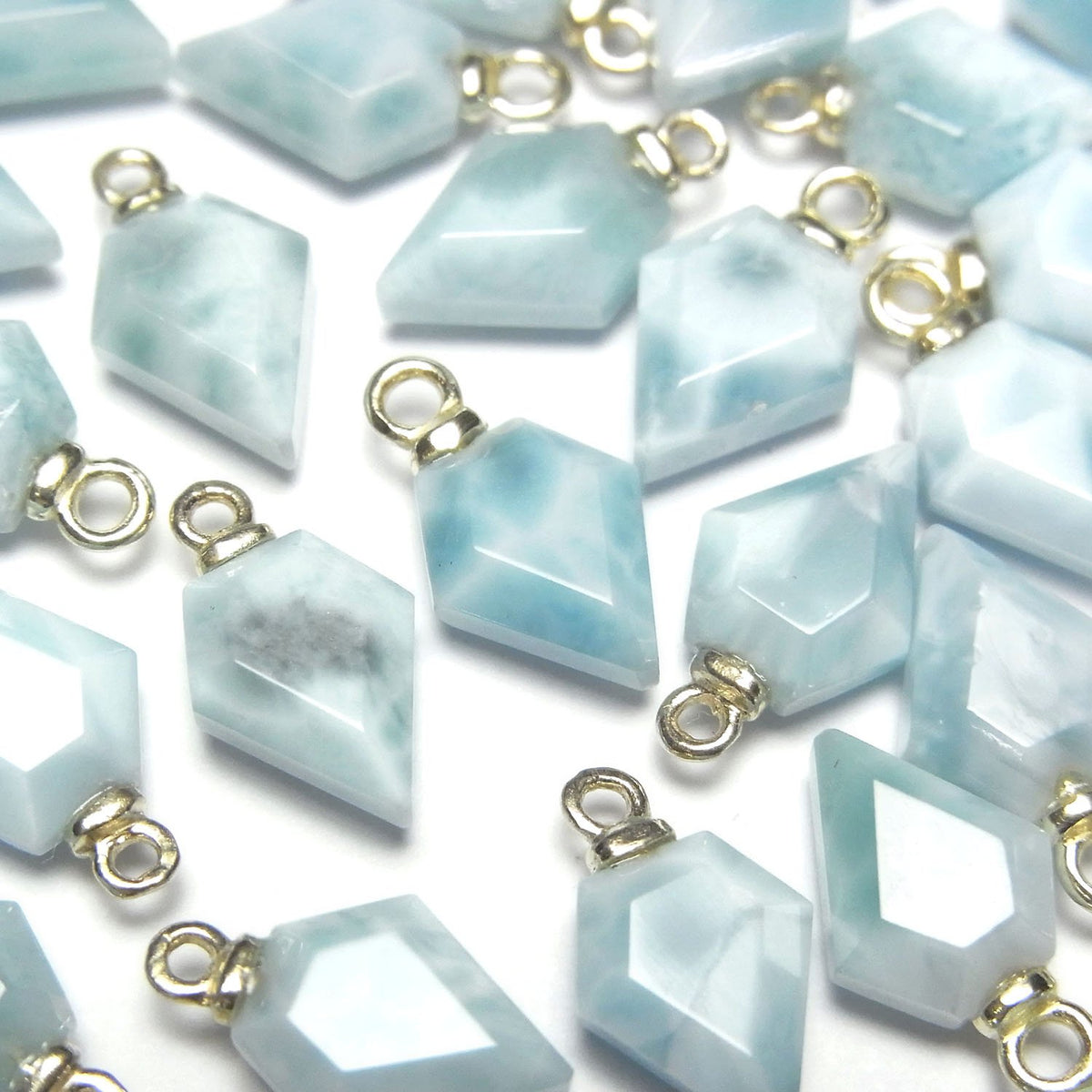 Flèches Larimar Pectolite Tête 9x7mm Breloque 2pcs
