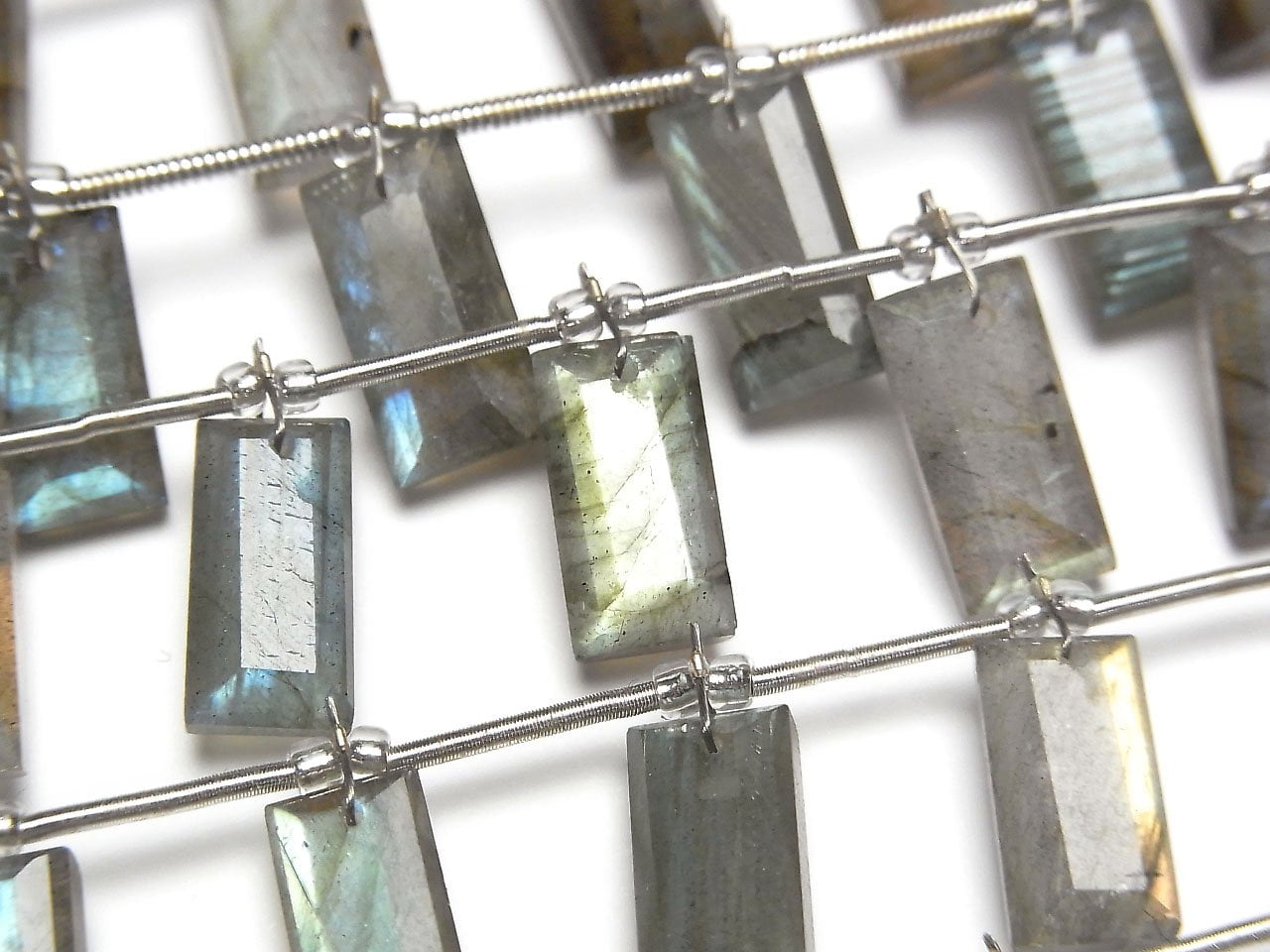 Perles un rang labradorite qualité supérieure AA++ forme rectangulaire à facettes (8 perles)