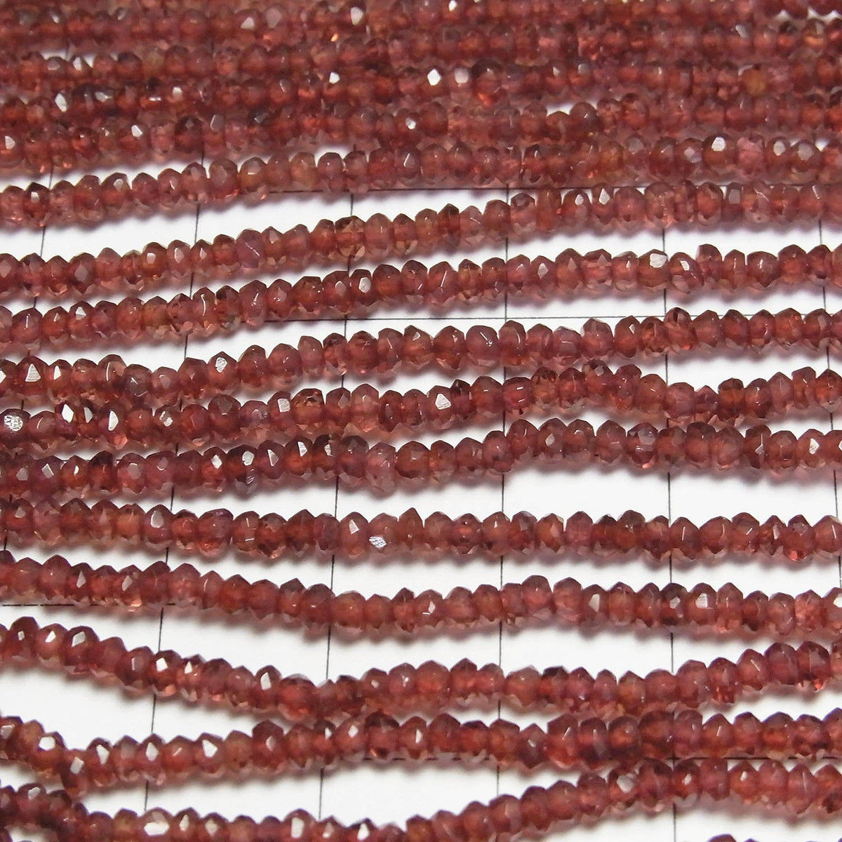 Grenat Inde AAA, facetté, bouton, rondelle, 1 rang de perles (env. 34 cm)