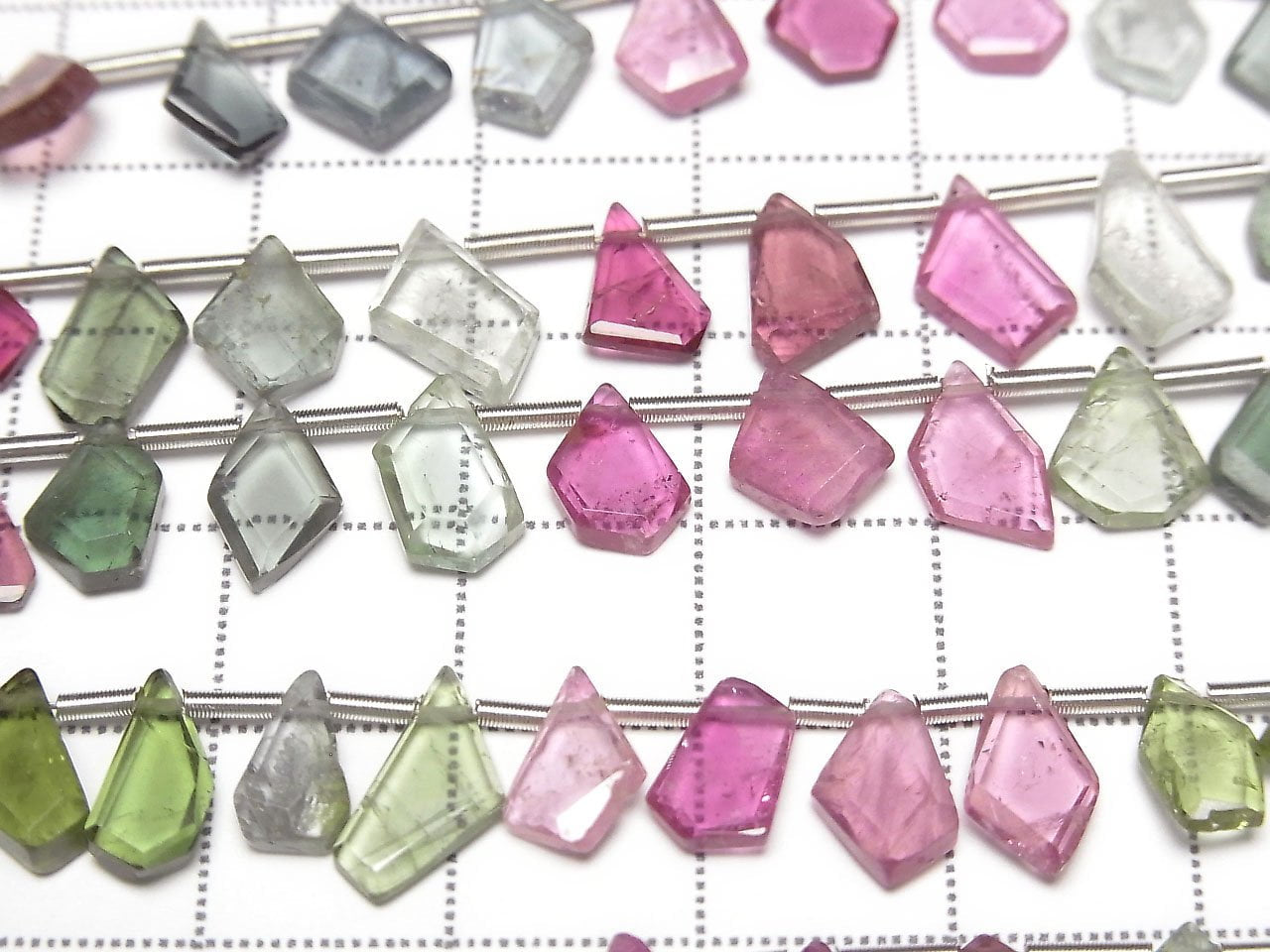 Tourmaline multicolore de haute qualité AAA - Tranches brutes facettées 1 fil de perles (environ 7 pouces/18 cm)