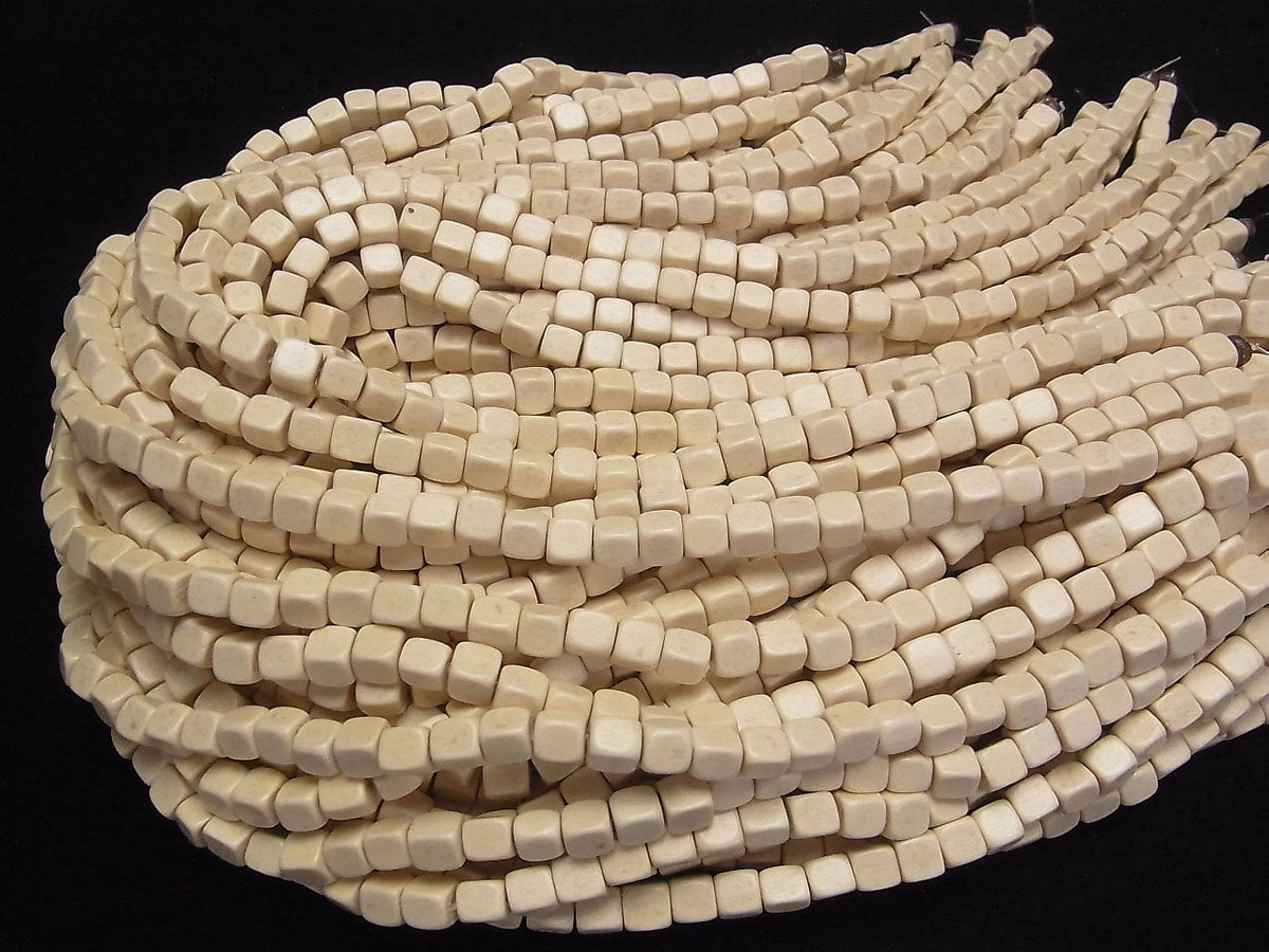 1 fil 3,79 $ ! Perles Cubes en Bois Blanc 6x6x6mm 1 fil (env. 38cm)