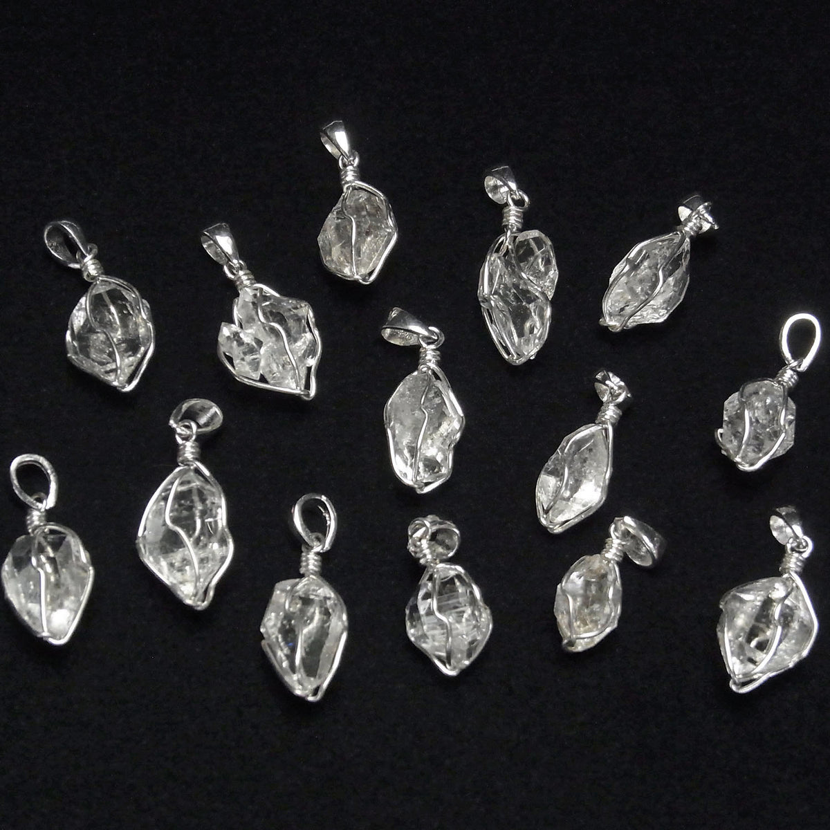 Pakistan Oil in Quartz Rough Rock Nugget Pendant Wire Frame 1pc