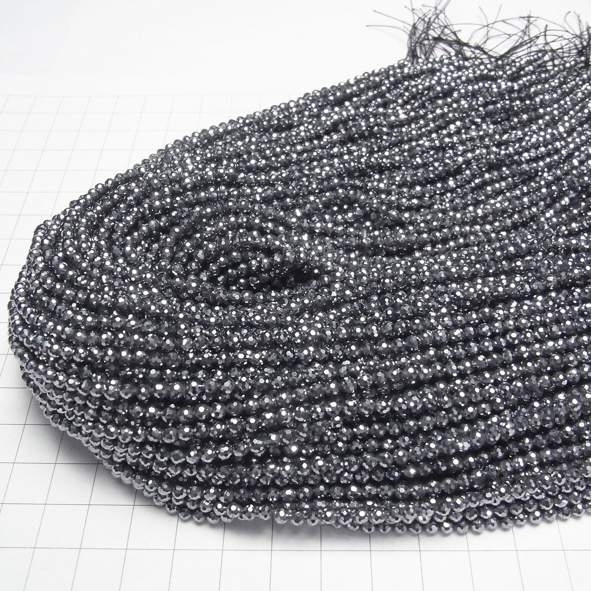 Haute qualité ! 2pcs 8,79 $ ! Perles Terahertz rondes à 128 facettes 3 mm 1 fil (environ 15 pouces/36 cm)