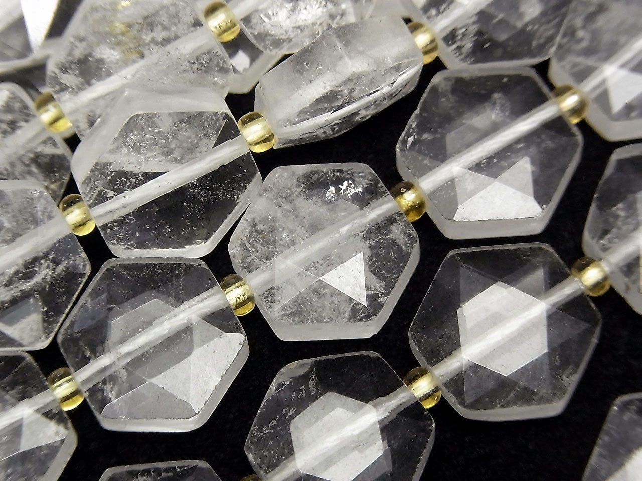 Perles de quartz cristal AA+ taille hexagonale 12x13mm 1 fil (env. 38cm)
