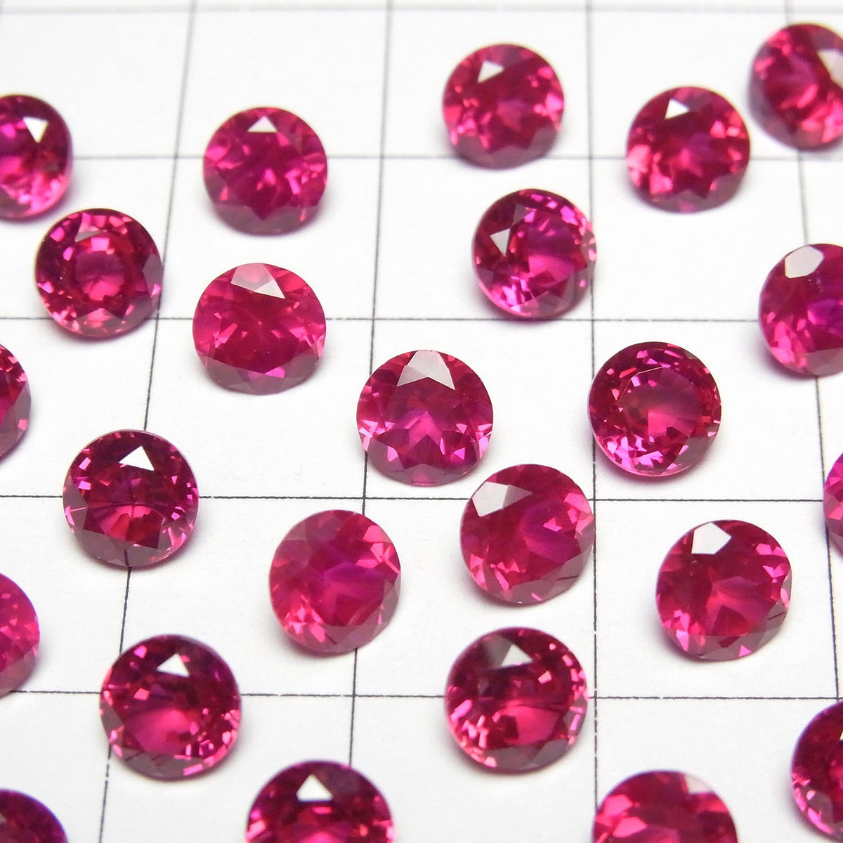 Rubis synthétique AAA Pierre non montée Ronde à facettes 6x6mm 1 pièce