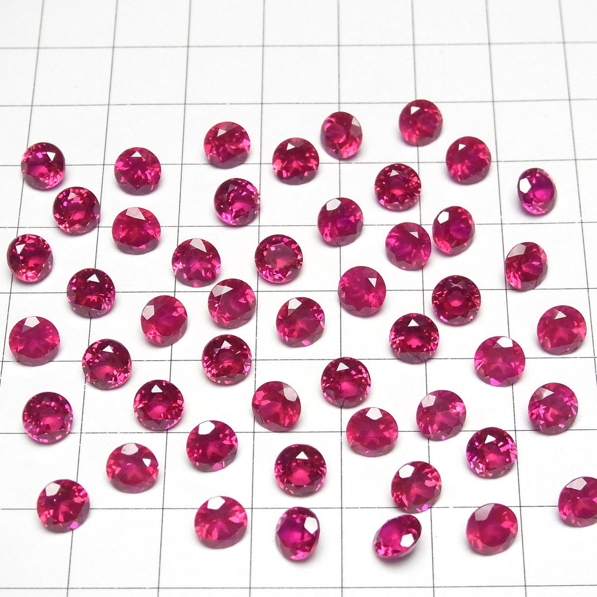 Rubis synthétique AAA Pierre non montée Ronde à facettes 6x6mm 1 pièce