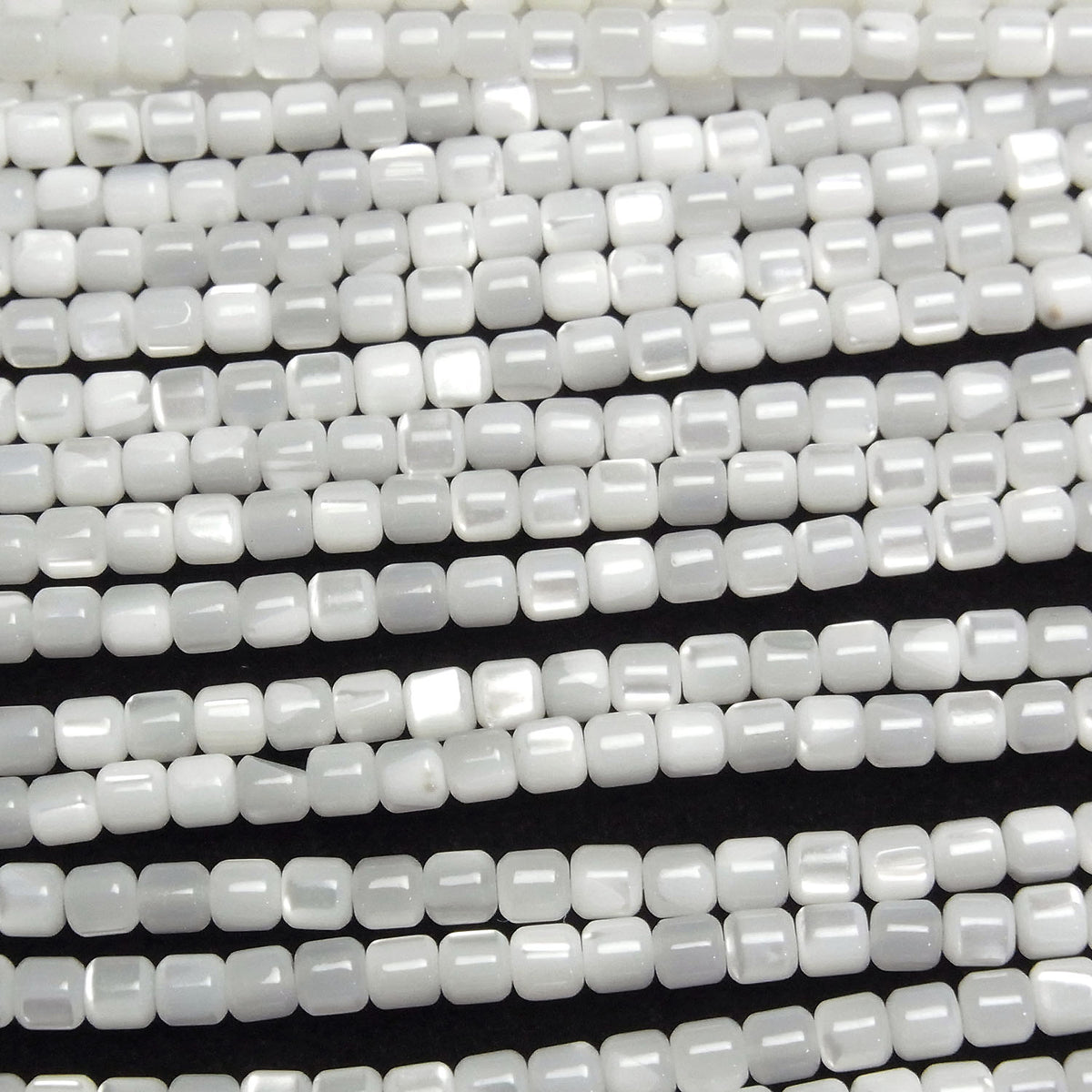 珍珠母貝 MOP 白色管珠 3x3x3mm 1串 (約15英吋/38公分)