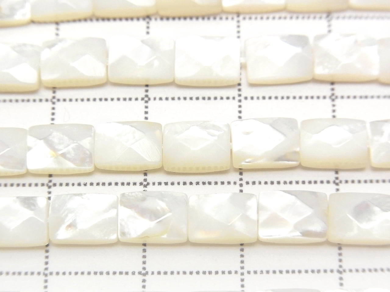 高品質白蝶貝(銀唇牡蠣)AAA 切面長方形 7x5x4毫米 1/4 或 1 串珠子(約15英吋/38公分)
