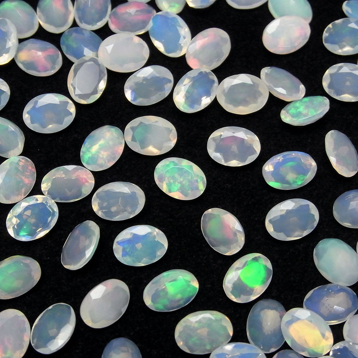 Hohe Qualität Äthiopischer Opal AAA oval facettiert 8 x 6 mm 5 Stück 34,99 $!