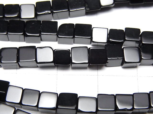Onyx Cube 4x4x4mm half or 1strand beads (aprx.15inch/37cm)