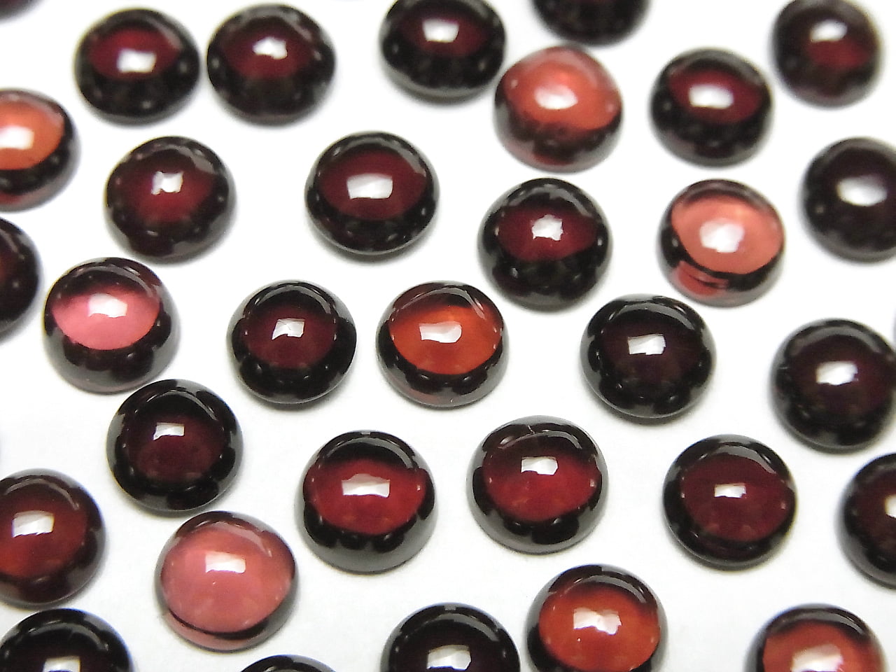 Hochwertiger Mosambik Granat AAA runder Cabochon 6x6mm 5 Stück
