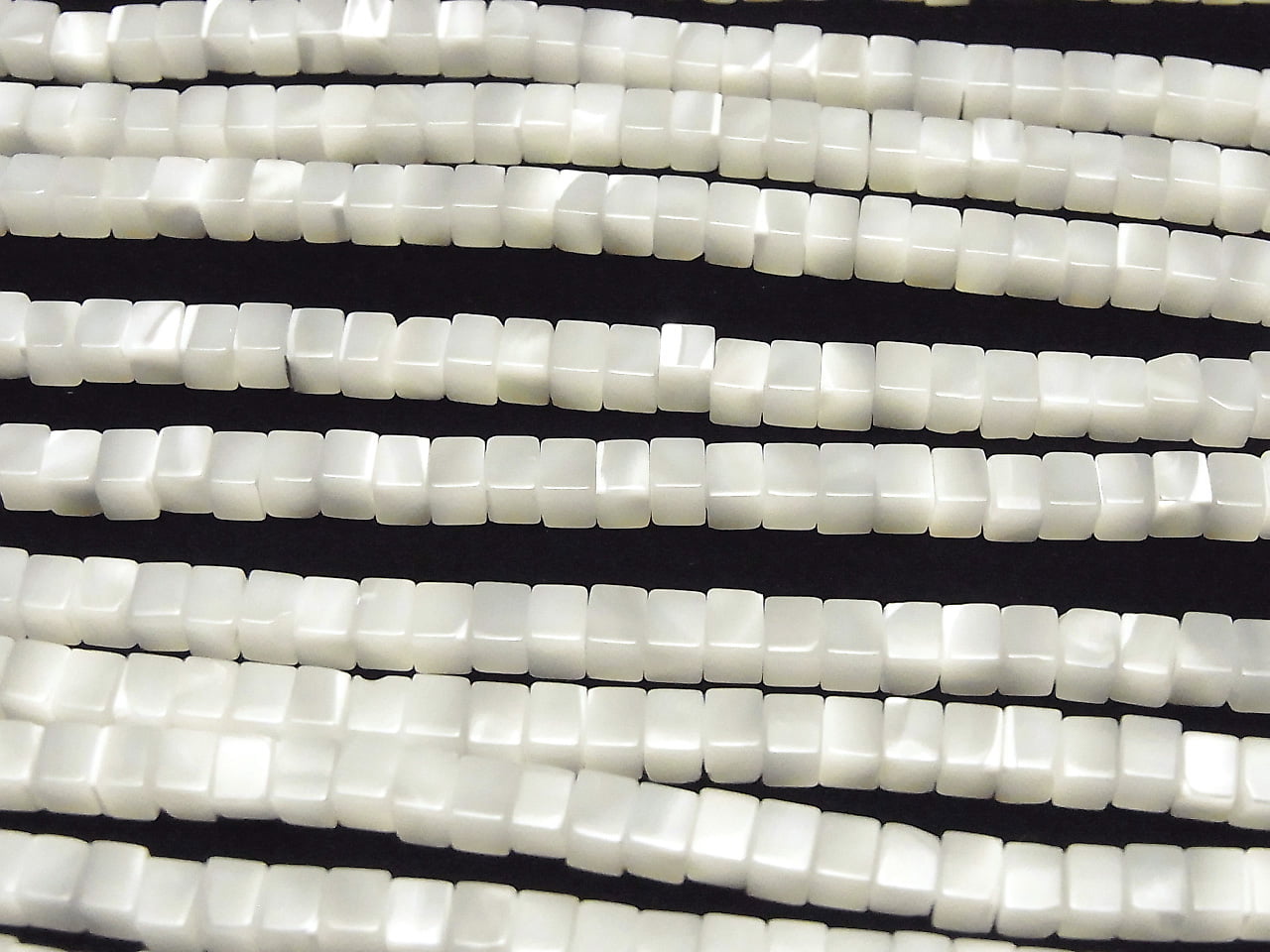 Mother of Pearl MOP White Cube 4x4x4mm half or 1strand beads (aprx.15inch/38cm)