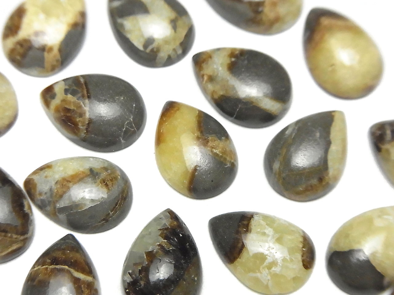 Sceptrian Pear shape Cabochon 14x10mm 3pcs