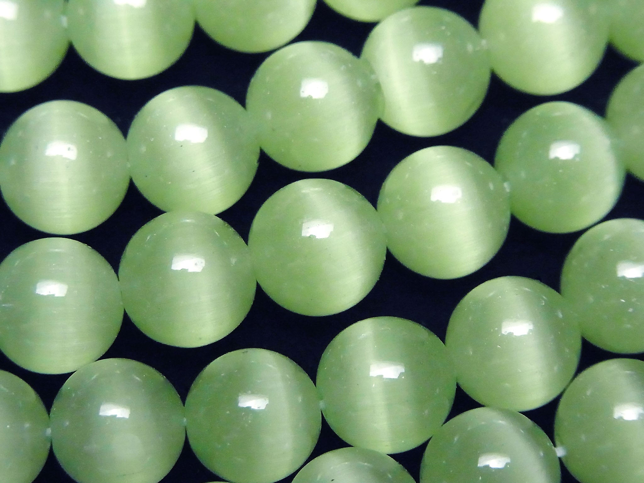 Pastel green color Cat's Eye Round 10mm 1strand beads (aprx.15inch/36cm)