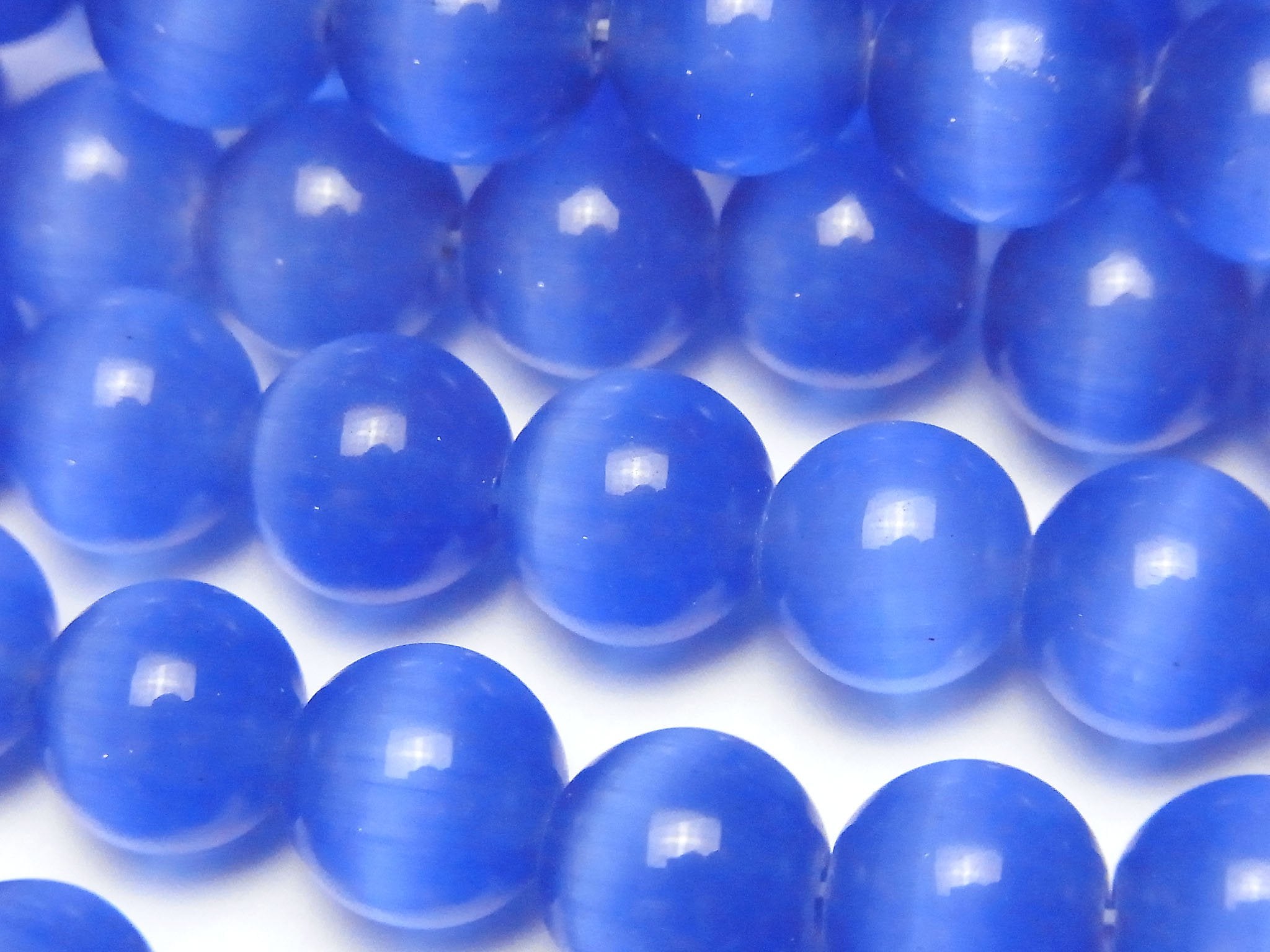 Pastel blue color Cat's Eye Round 10mm 1strand beads (aprx.15inch/36cm)