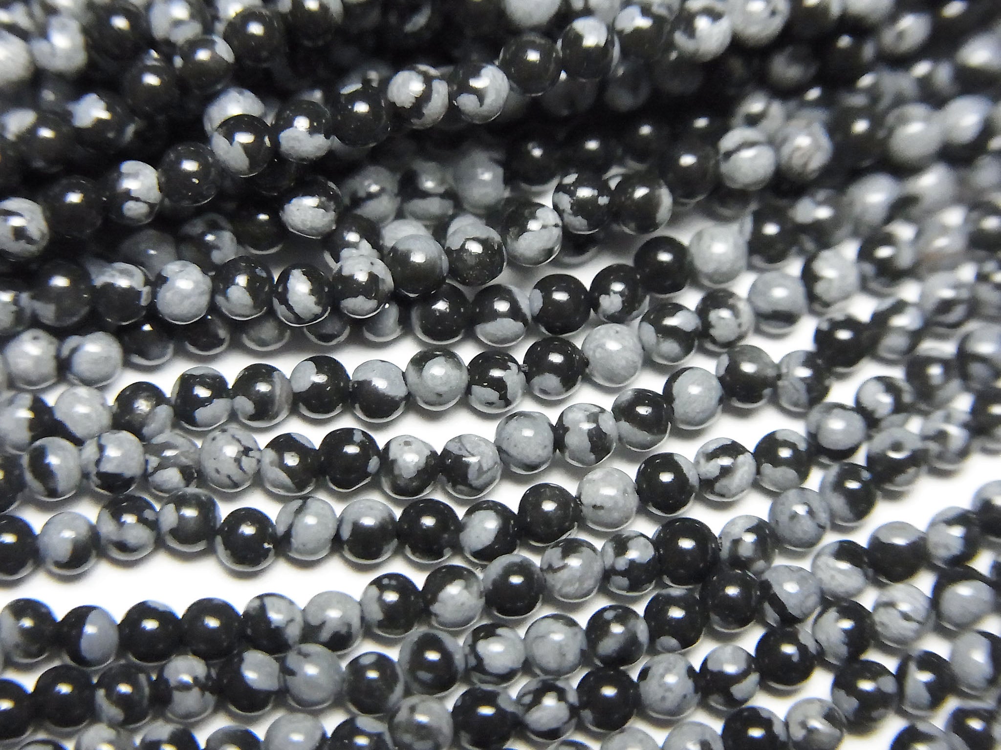 1strand $4.79! Snowflake Obsidian Round 2mm 1strand beads (aprx.15inch / 38cm)