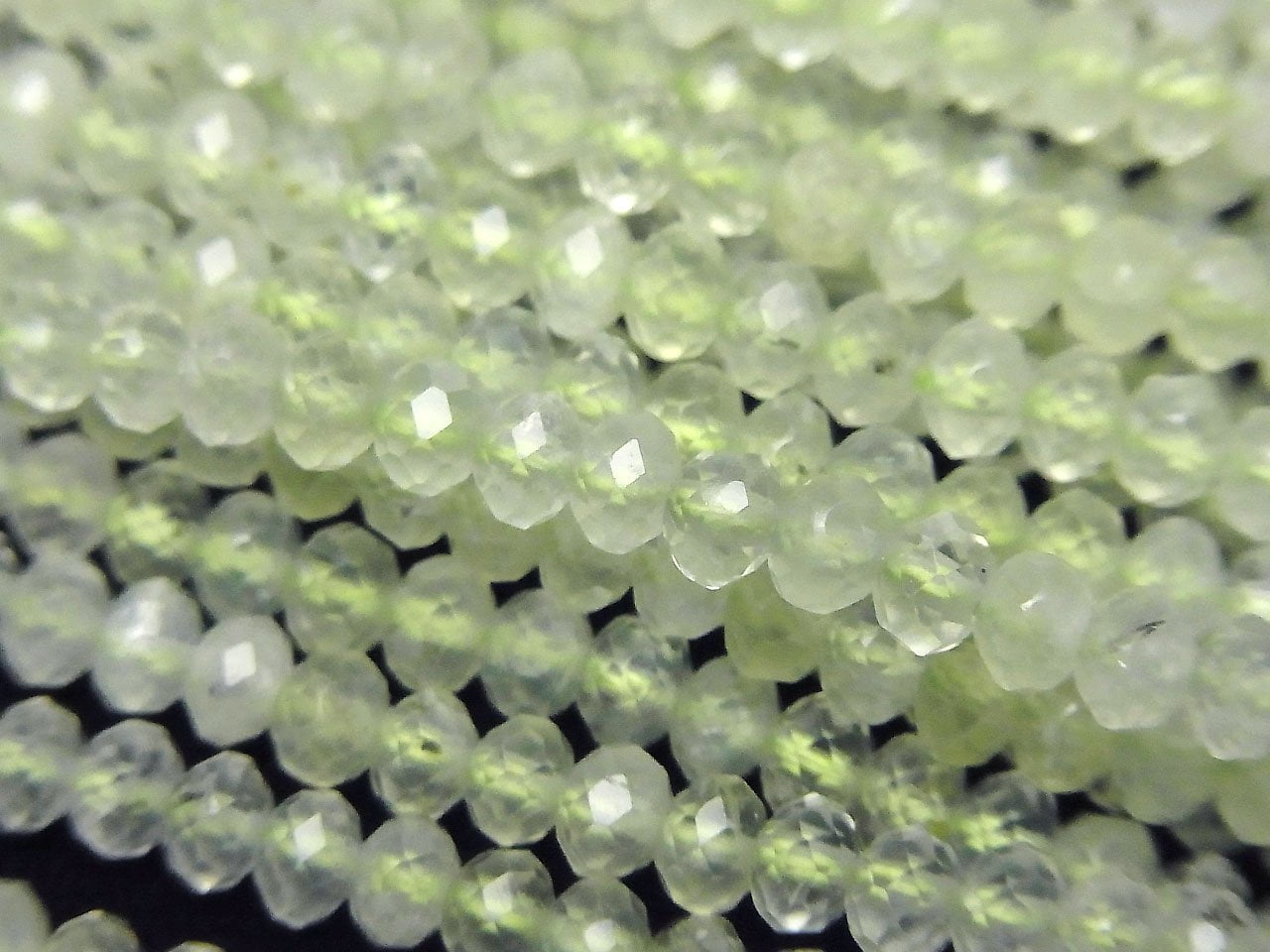 High Quality! Prehnite AA++ Faceted Button Rondelle 4x4x2.5mm 1strand beads (aprx.15inch/37cm)