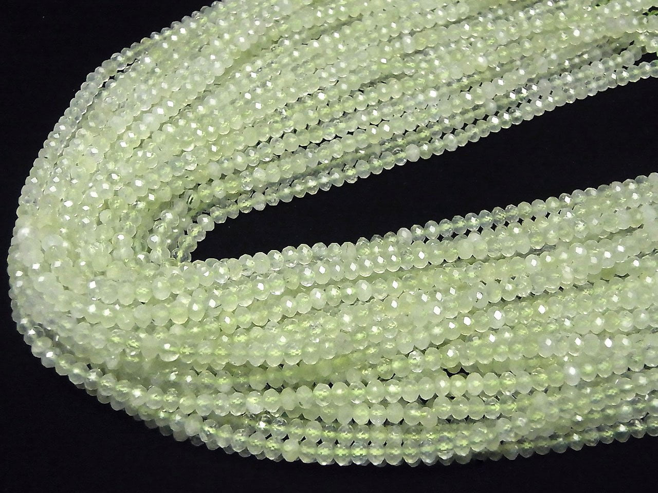 High Quality! Prehnite AA++ Faceted Button Rondelle 4x4x2.5mm 1strand beads (aprx.15inch/37cm)