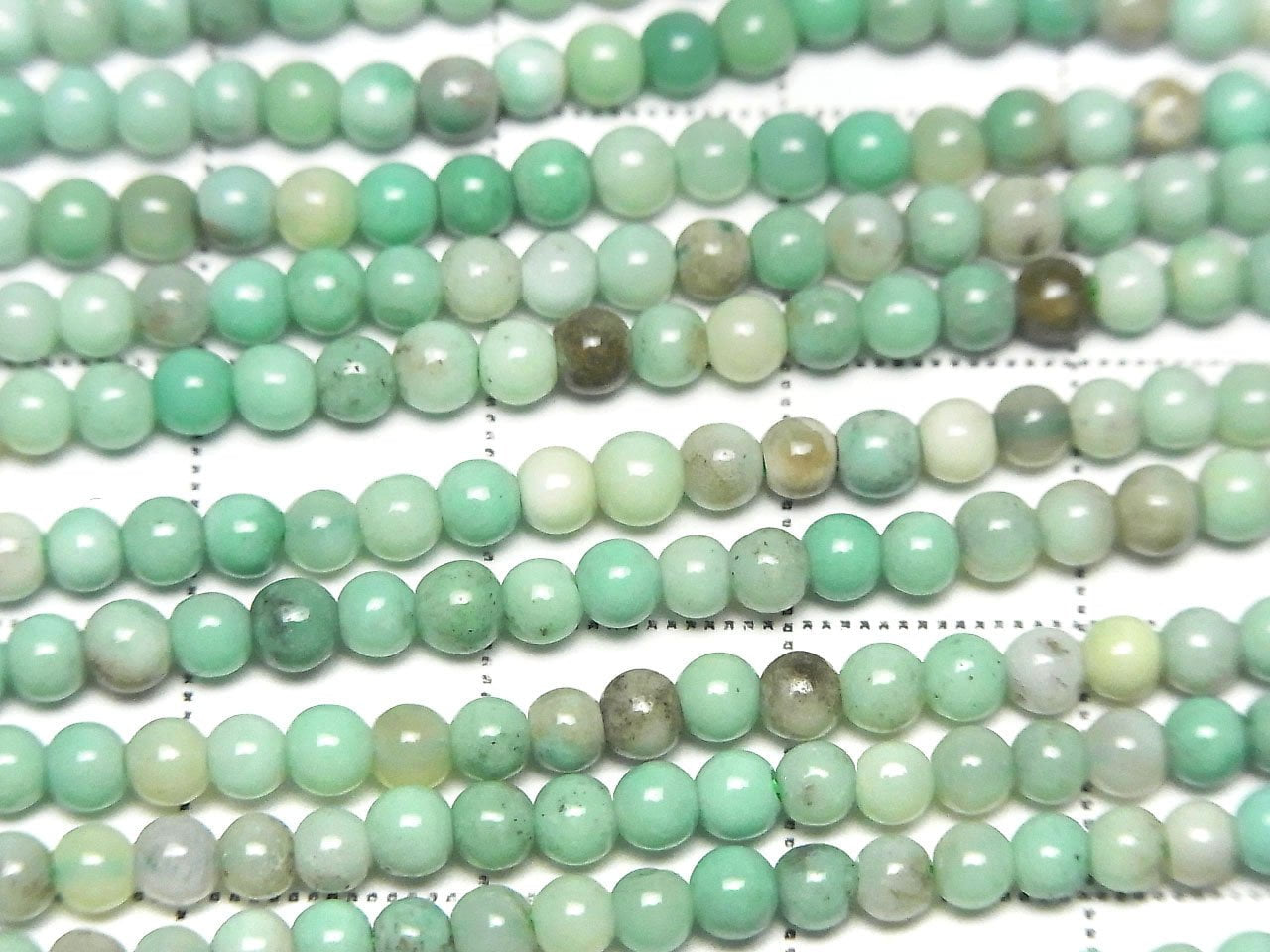 Calcédoine ronde vert naturel 3mm, 1 fil de perles (env. 38cm)
