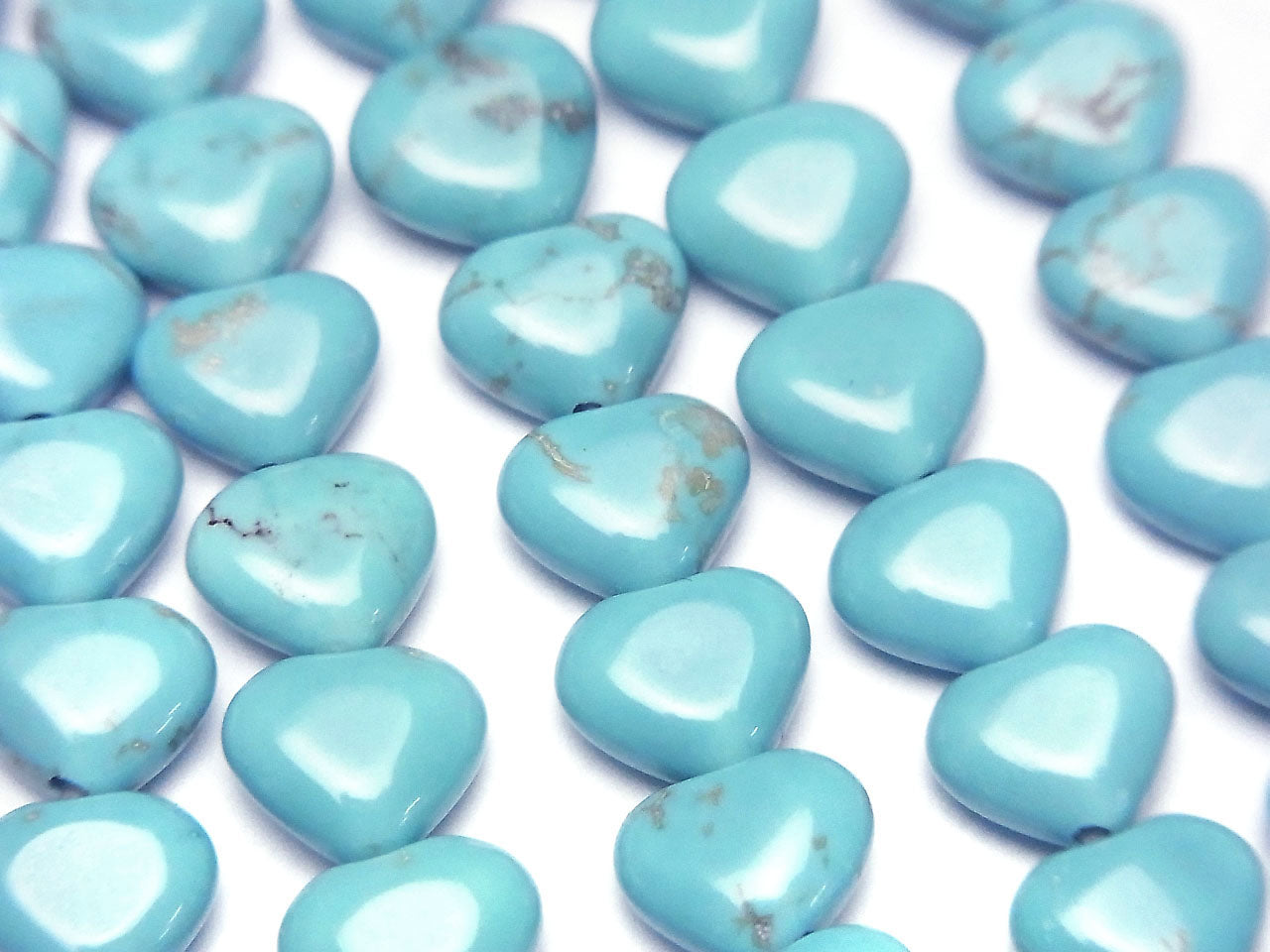 Magnesite Turquoise Vertical Hole Heart 7x8x4mm 1strand beads (aprx.15inch/38cm)