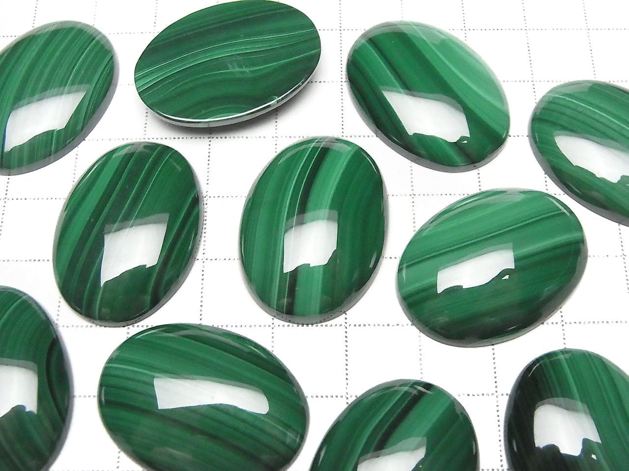 Malachite AAA Oval Cabochon 30x22mm 1pc
