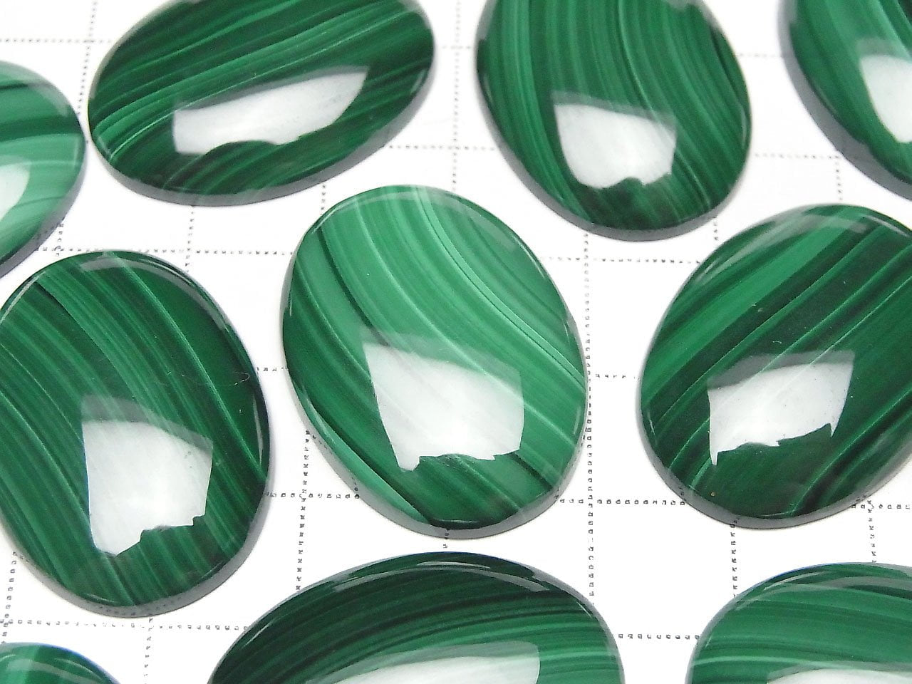 Malachite AAA Oval Cabochon 30x22mm 1pc