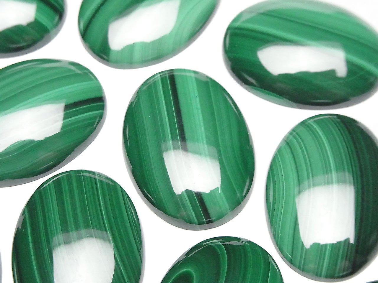 Malachite AAA Oval Cabochon 30x22mm 1pc