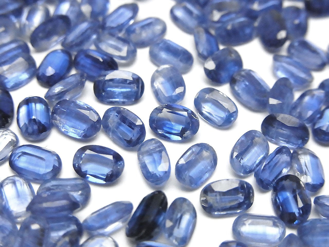 Hochwertiger Kyanit AAA Ungebohrt Oval Facettiert 6x4mm 5Stk 14,99 $!