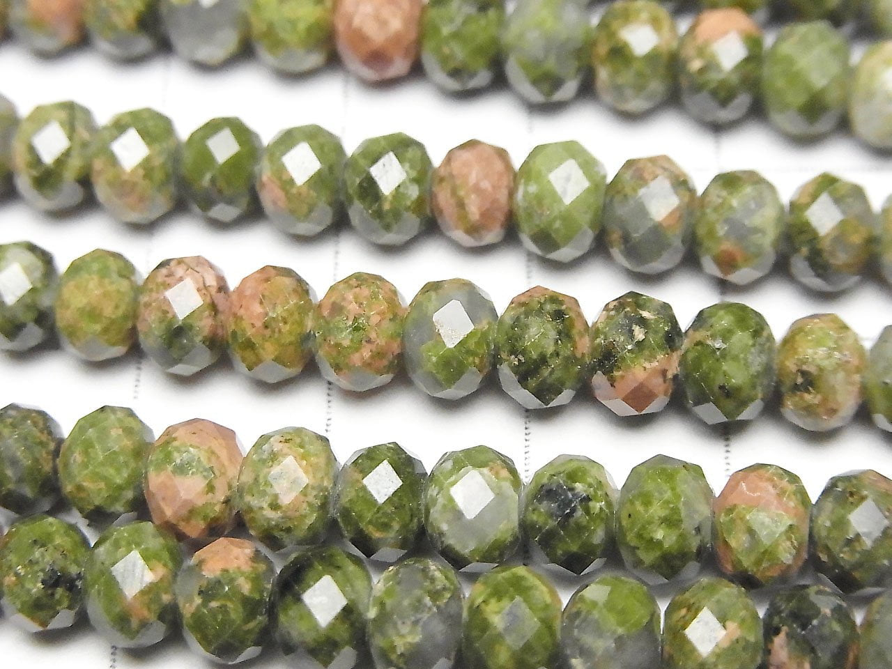 高品質!獨山玉刻面鈕扣扁珠 6x6x4.5mm 一串(約15英吋/36公分)