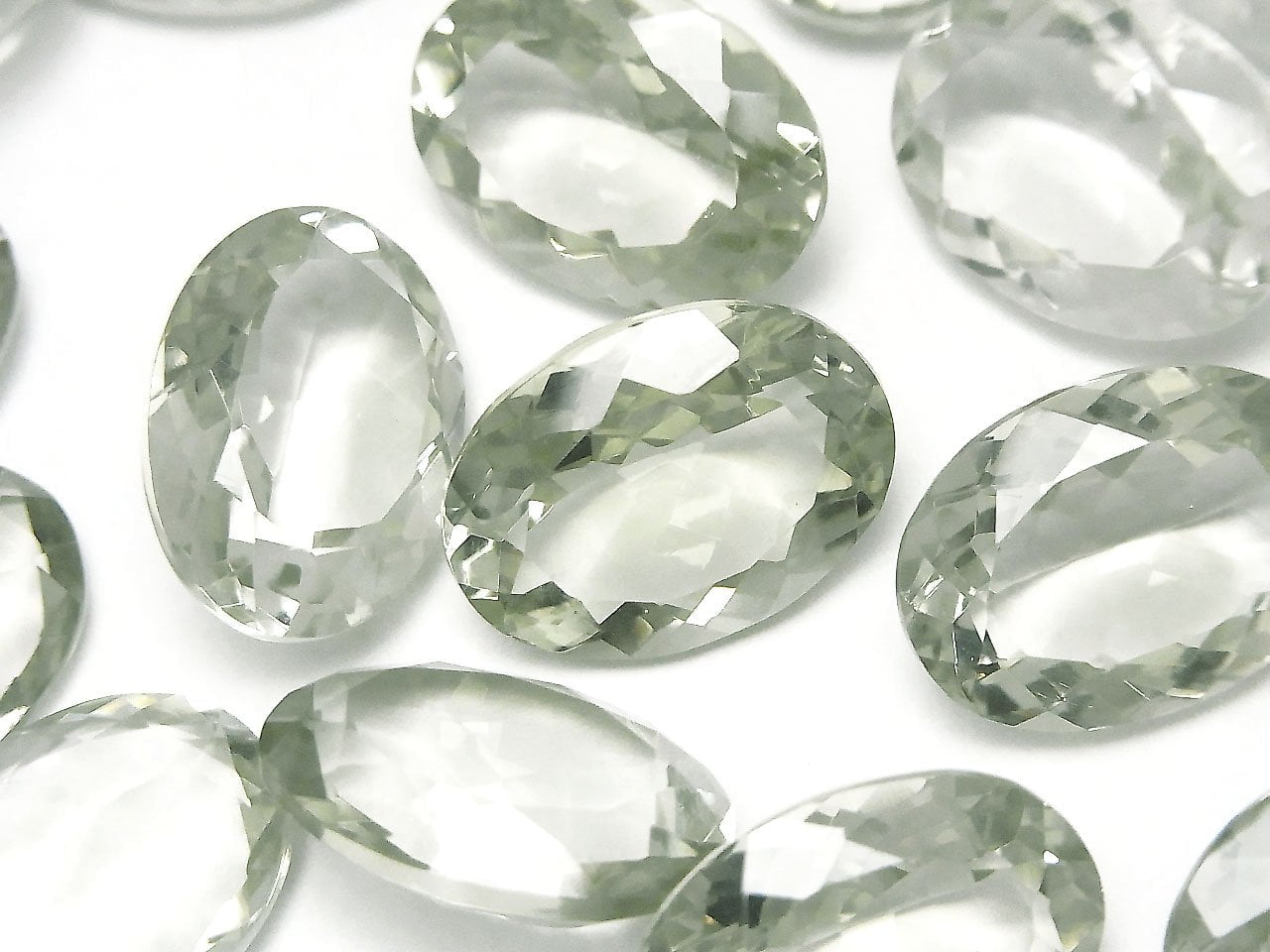 Hochwertiger grüner Amethyst AAA Ungebohrt Oval facettiert 18x13mm 2 Stück 15,99 $!