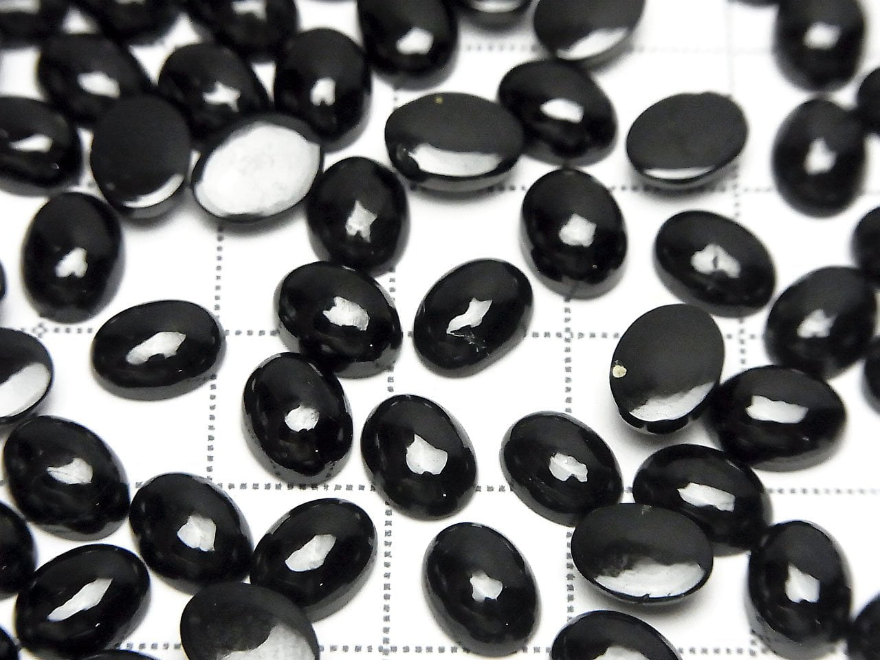 Schwarzer Spinell AAA ovaler Cabochon 8x6mm 5 Stück