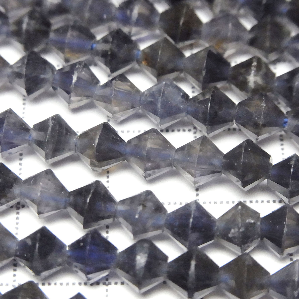 高品質!堇青石 AA+ 算盤刻面 6x6x5mm 半串或 1 串珠子 (約 15 英寸/37 公分)