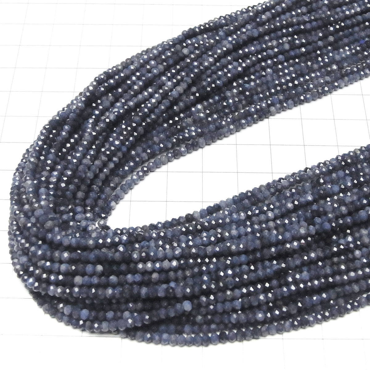 高品質!藍寶石 AA++ 刻面鈕扣扁圓珠 2.5x2.5x2mm 半串或 1 串珠子 (約 15 英寸/37 公分)