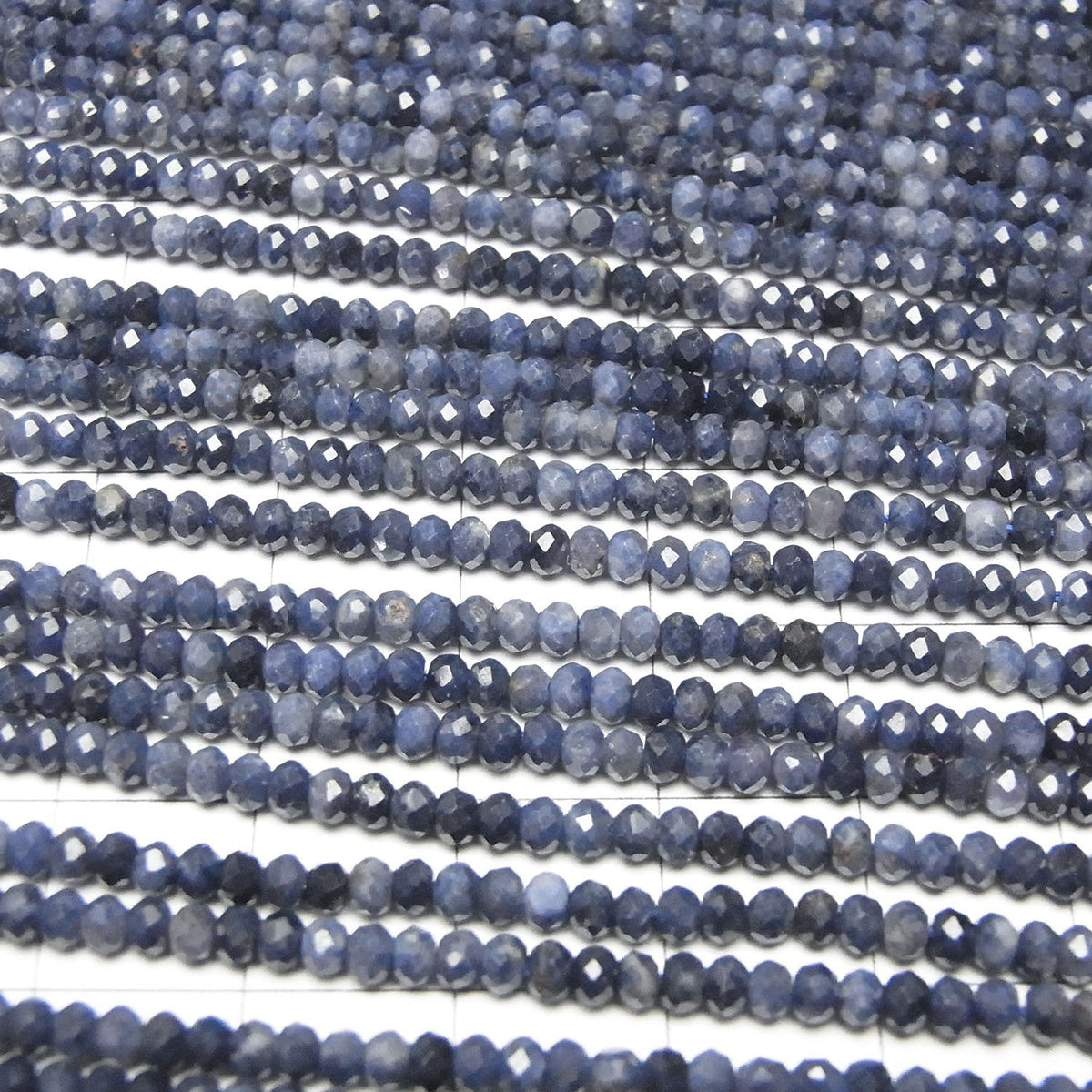 高品質!藍寶石 AA++ 刻面鈕扣扁圓珠 2.5x2.5x2mm 半串或 1 串珠子 (約 15 英寸/37 公分)