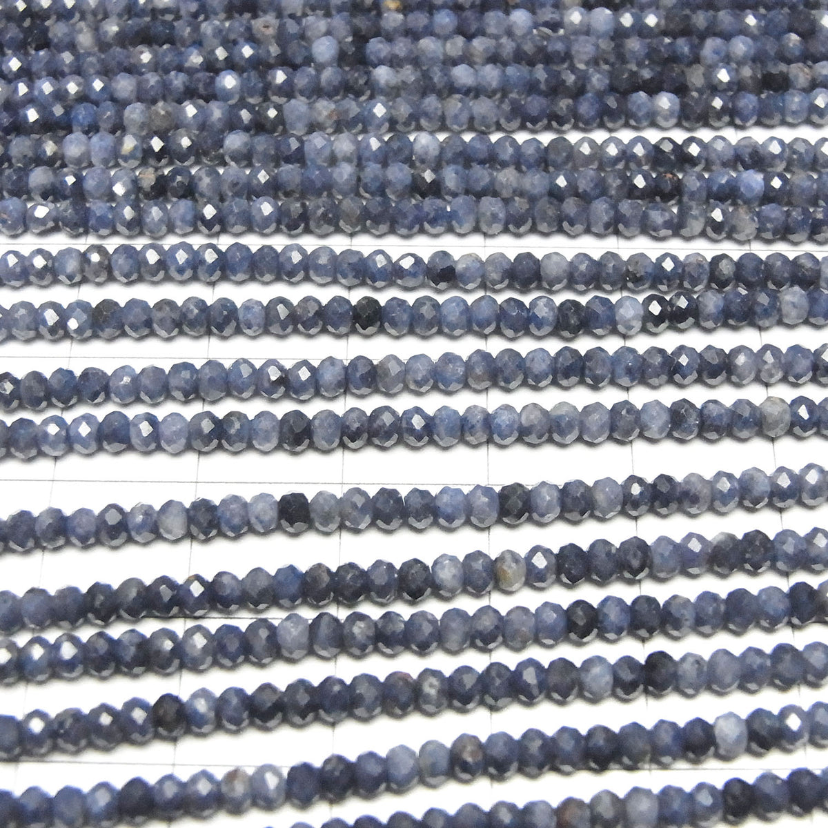 高品質!藍寶石 AA++ 刻面鈕扣扁圓珠 2.5x2.5x2mm 半串或 1 串珠子 (約 15 英寸/37 公分)
