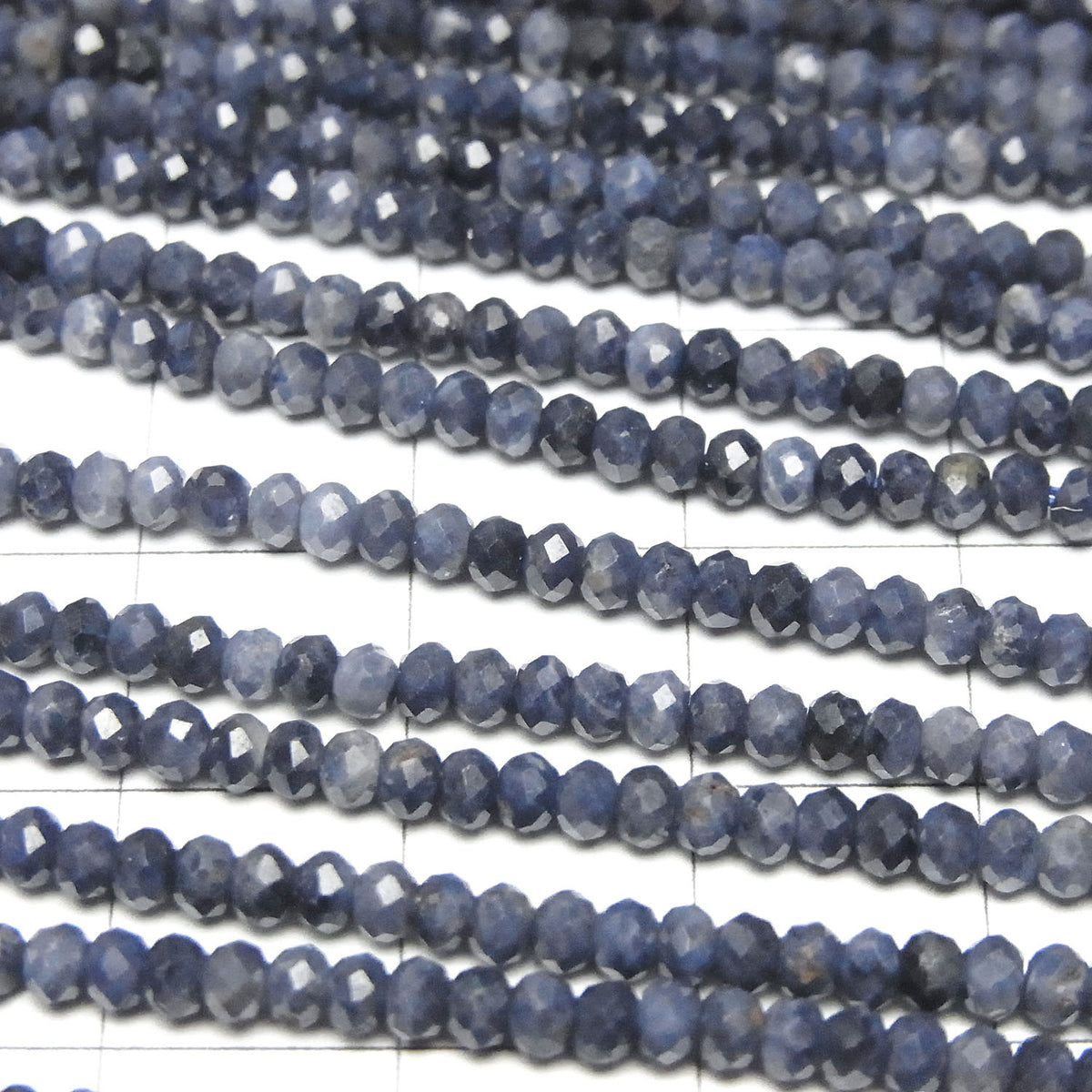 高品質!藍寶石 AA++ 刻面鈕扣扁圓珠 2.5x2.5x2mm 半串或 1 串珠子 (約 15 英寸/37 公分)