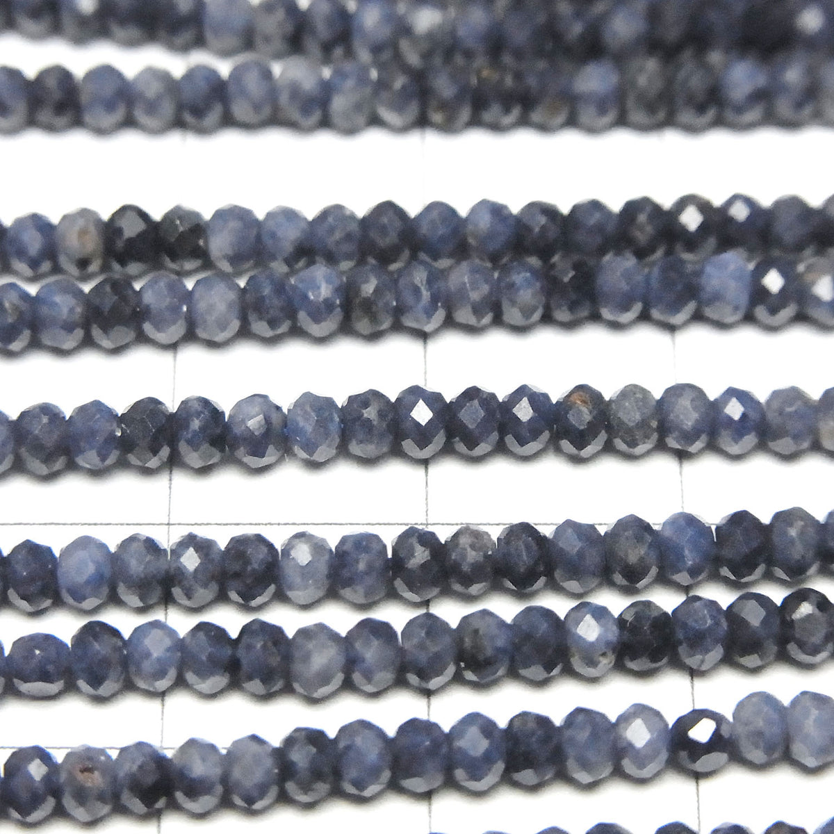 高品質!藍寶石 AA++ 刻面鈕扣扁圓珠 2.5x2.5x2mm 半串或 1 串珠子 (約 15 英寸/37 公分)