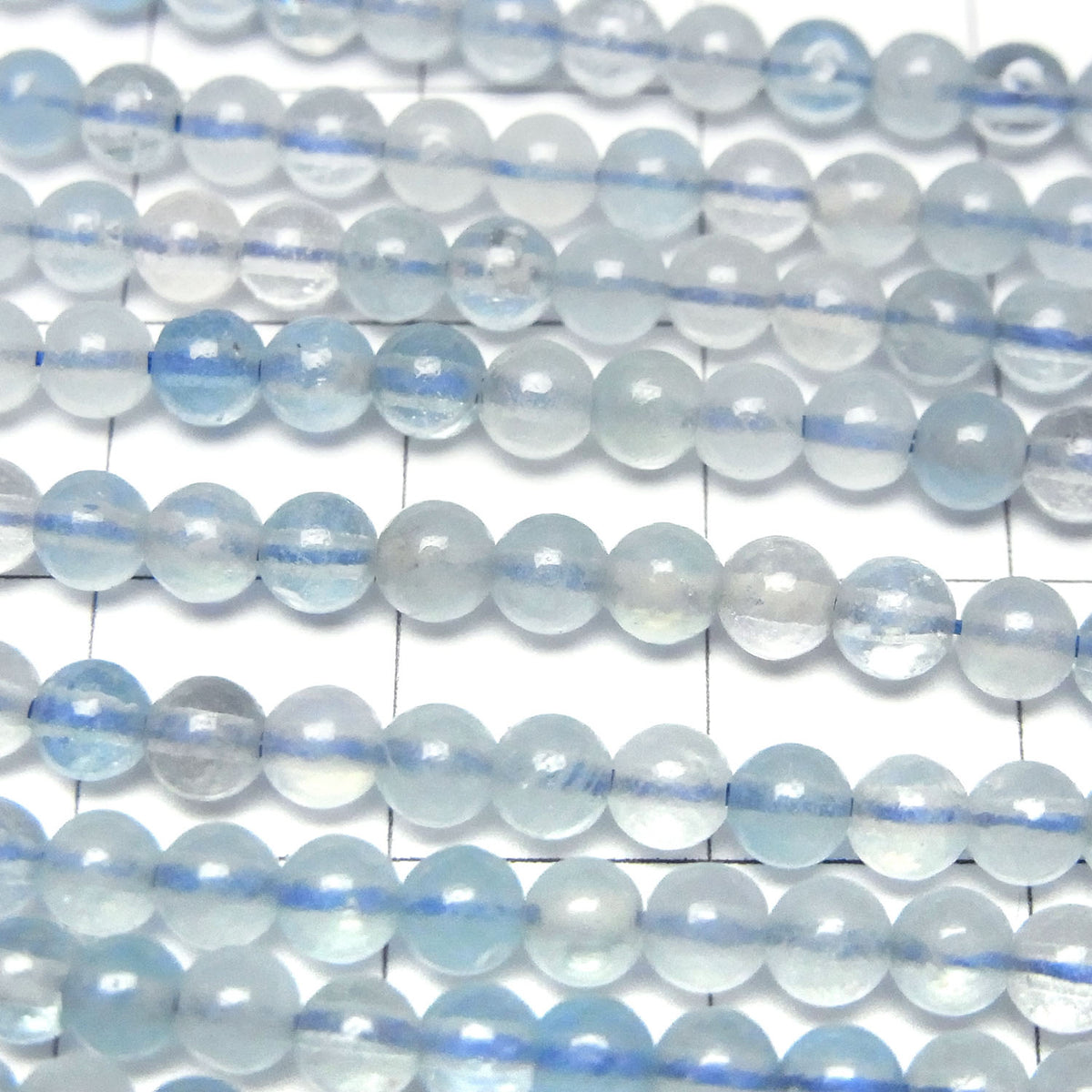 Perles rondes en aigue-marine AA+ 4 mm 1 fil (environ 37 cm)