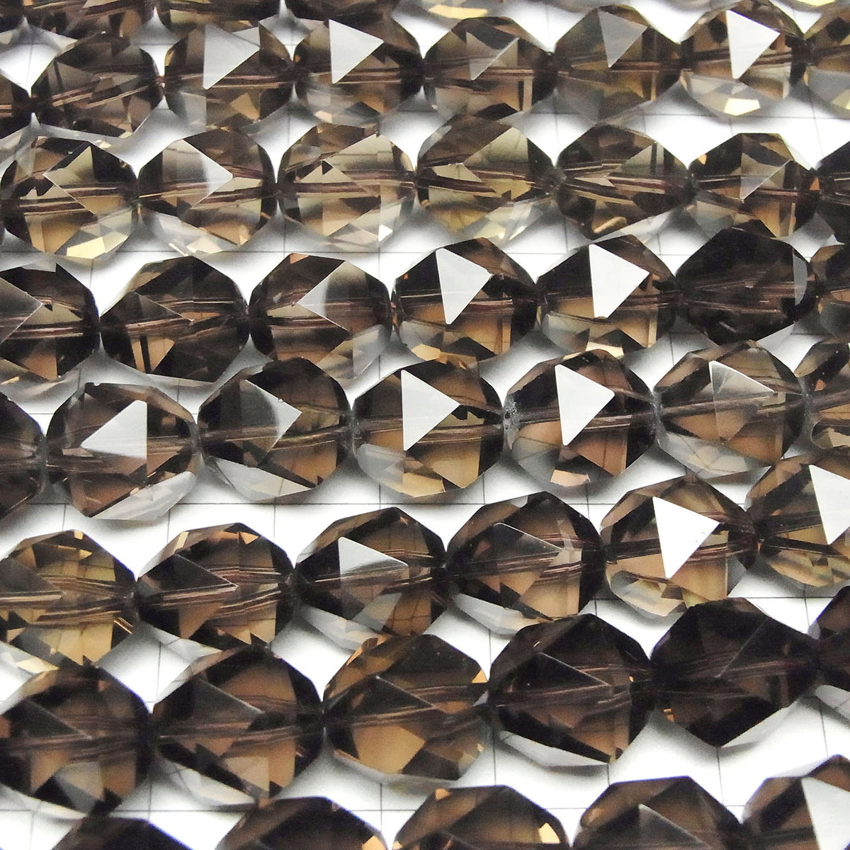 Quartz Fumé de Haute Qualité AAA Rond Facetté 20 faces 14mm 1/4 ou 1 fil de perles (env. 15 pouces/36 cm)