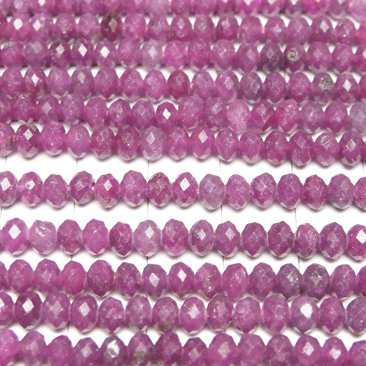 Haute qualité ! Rubis AA facetté, rondelle bouton 5.5x5.5x4mm, 1 fil de perles (env. 15 pouces / 37cm)