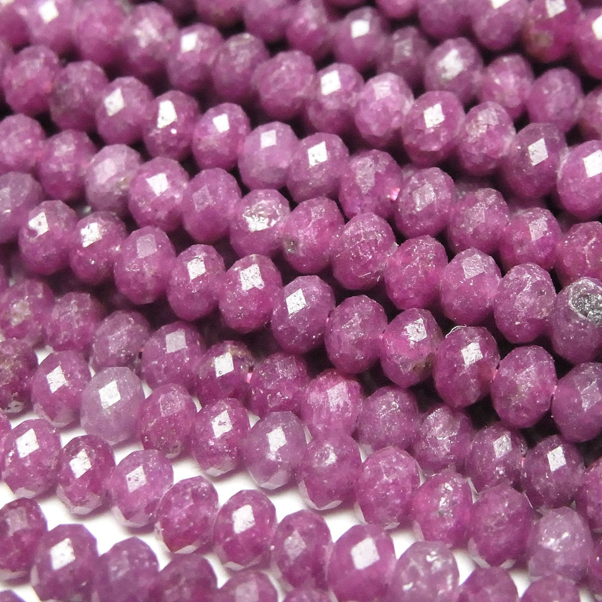 Haute qualité ! Rubis AA facetté, rondelle bouton 5.5x5.5x4mm, 1 fil de perles (env. 15 pouces / 37cm)