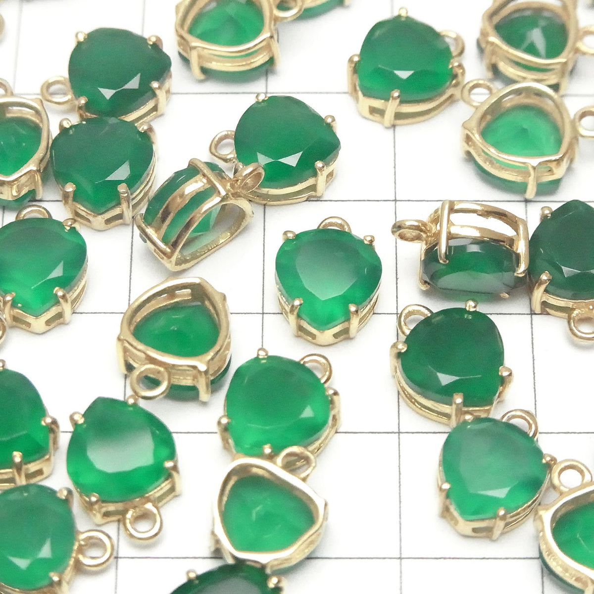 Hochwertig! Grüner Onyx AAA Zargenfassung Kastanie Facettiert 8x8mm 18KGP 2 Stück