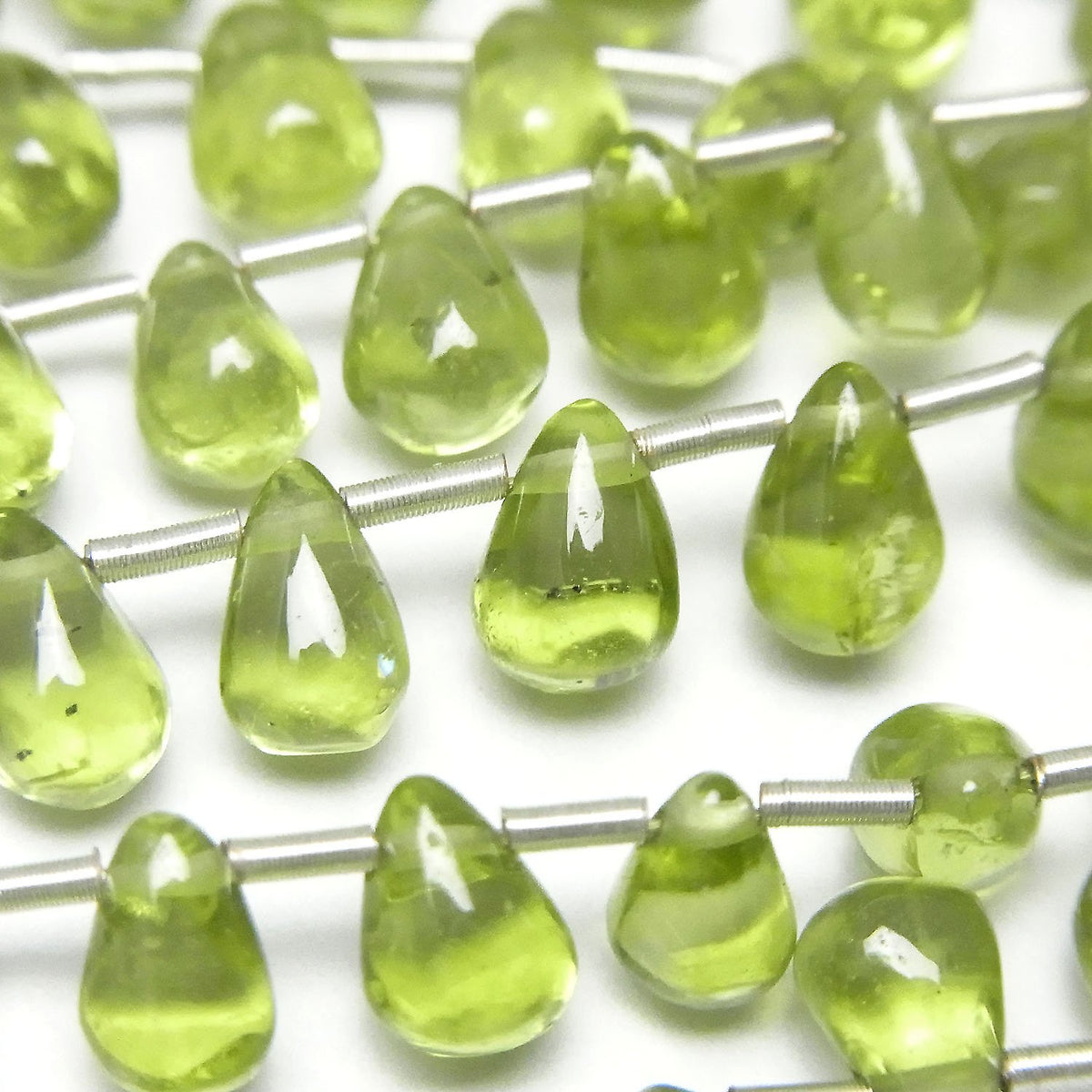 High Quality Peridot AA++ Drop (Smooth) half or 1strand beads (30pcs)