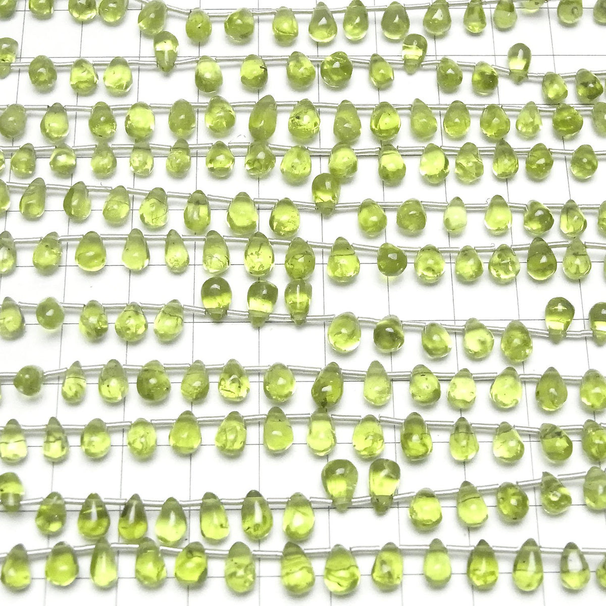 Péridot de haute qualité AA++ Goutte (Lisse) demi-fil ou 1 fil de perles (30 pièces)
